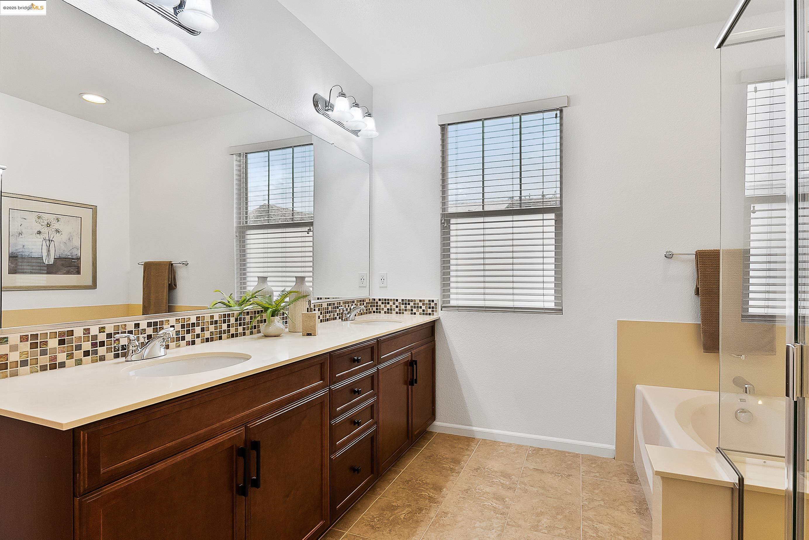 Detail Gallery Image 24 of 43 For 322 Pacifica Dr, Brentwood,  CA 94513 - 5 Beds | 3 Baths