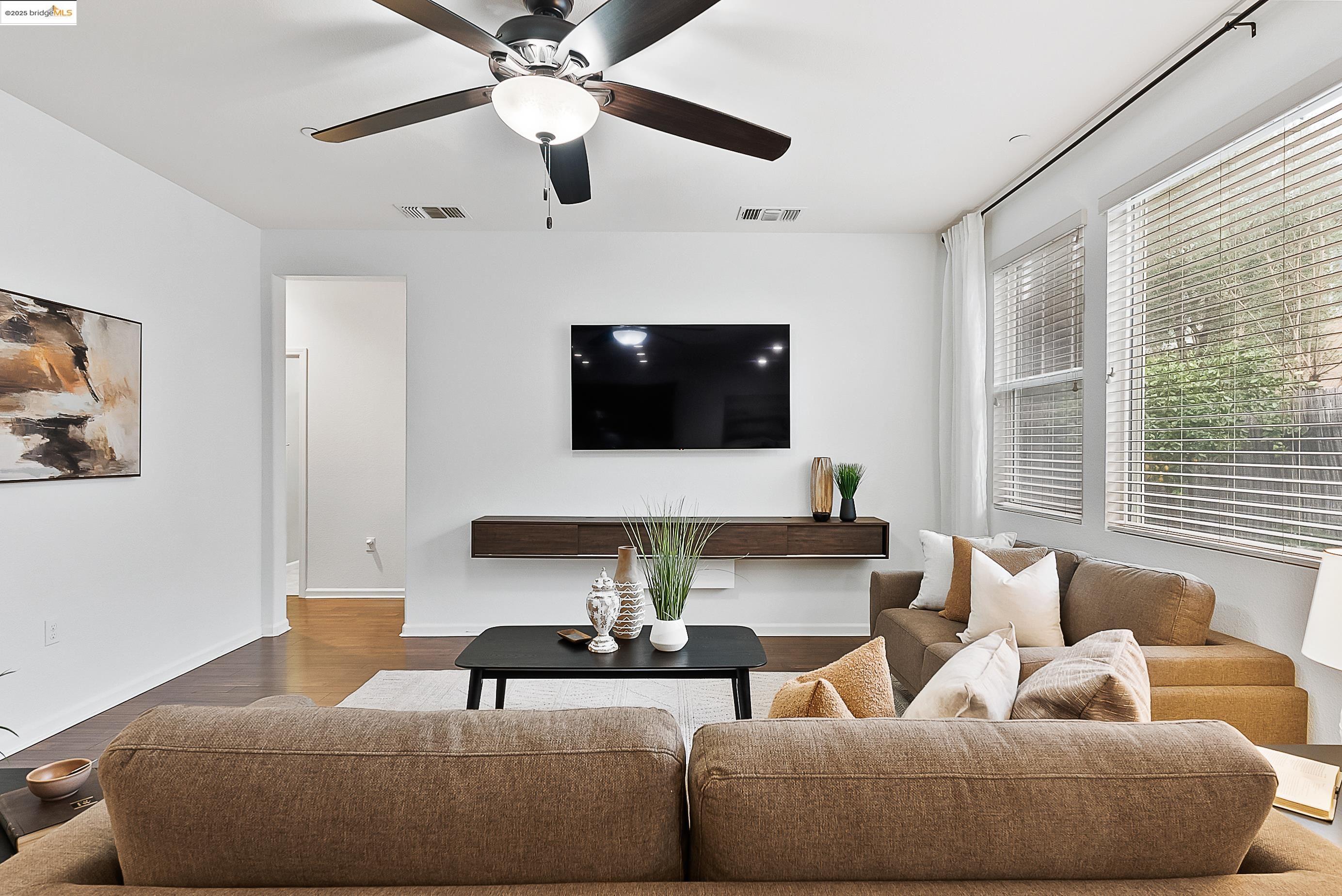 Detail Gallery Image 7 of 43 For 322 Pacifica Dr, Brentwood,  CA 94513 - 5 Beds | 3 Baths