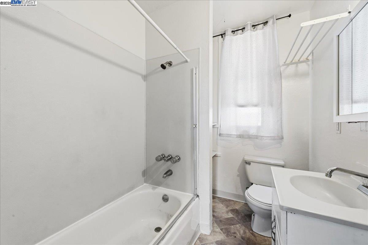Detail Gallery Image 13 of 58 For 856 21st St, Oakland,  CA 94607 - – Beds | – Baths