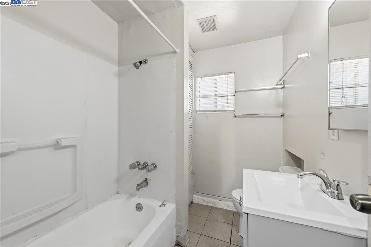 Detail Gallery Image 19 of 58 For 856 21st St, Oakland,  CA 94607 - – Beds | – Baths