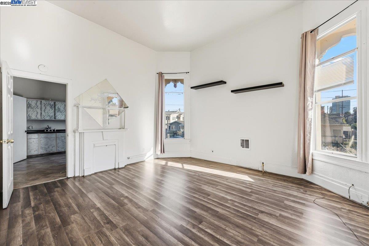 Detail Gallery Image 7 of 58 For 856 21st St, Oakland,  CA 94607 - – Beds | – Baths