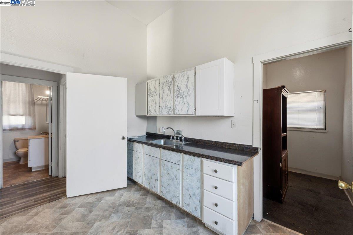 Detail Gallery Image 9 of 58 For 856 21st St, Oakland,  CA 94607 - – Beds | – Baths