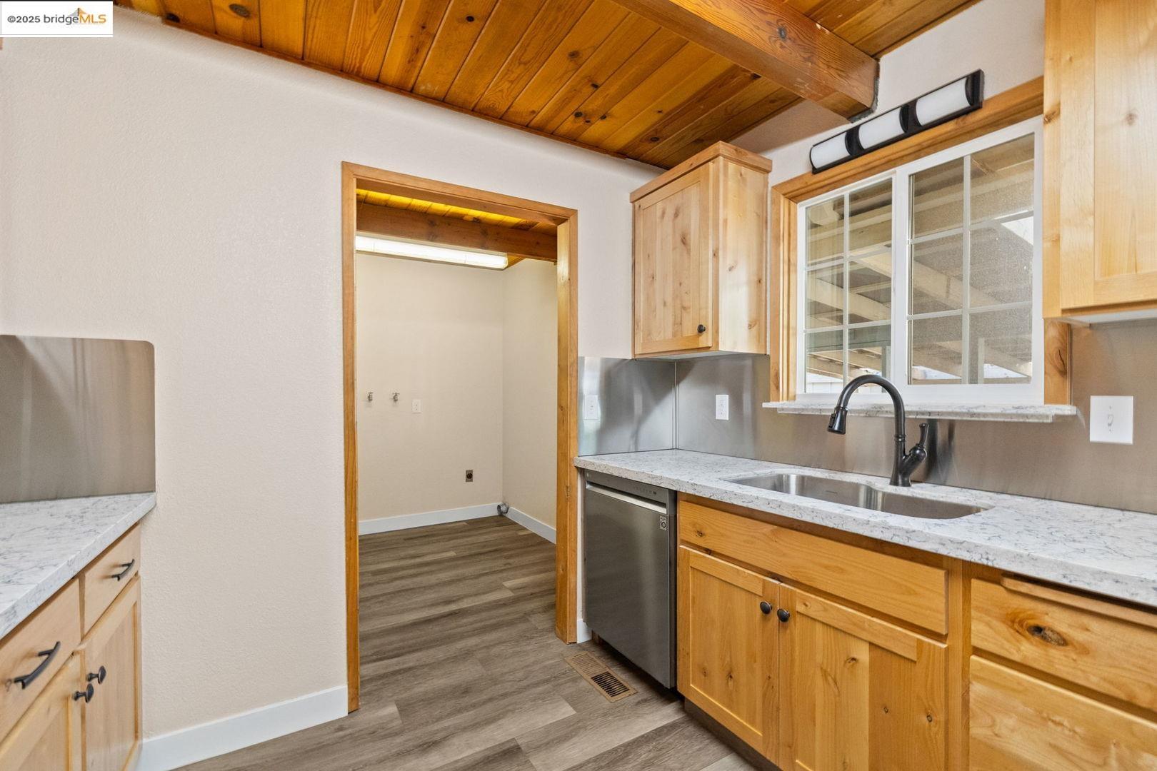 Detail Gallery Image 9 of 36 For 24425 Kewin Mill Rd, Sonora,  CA 95370 - 2 Beds | 1/1 Baths