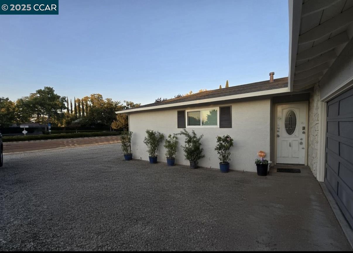 Detail Gallery Image 3 of 21 For 4340 Balfour Rd, Brentwood,  CA 94513 - 4 Beds | 2 Baths