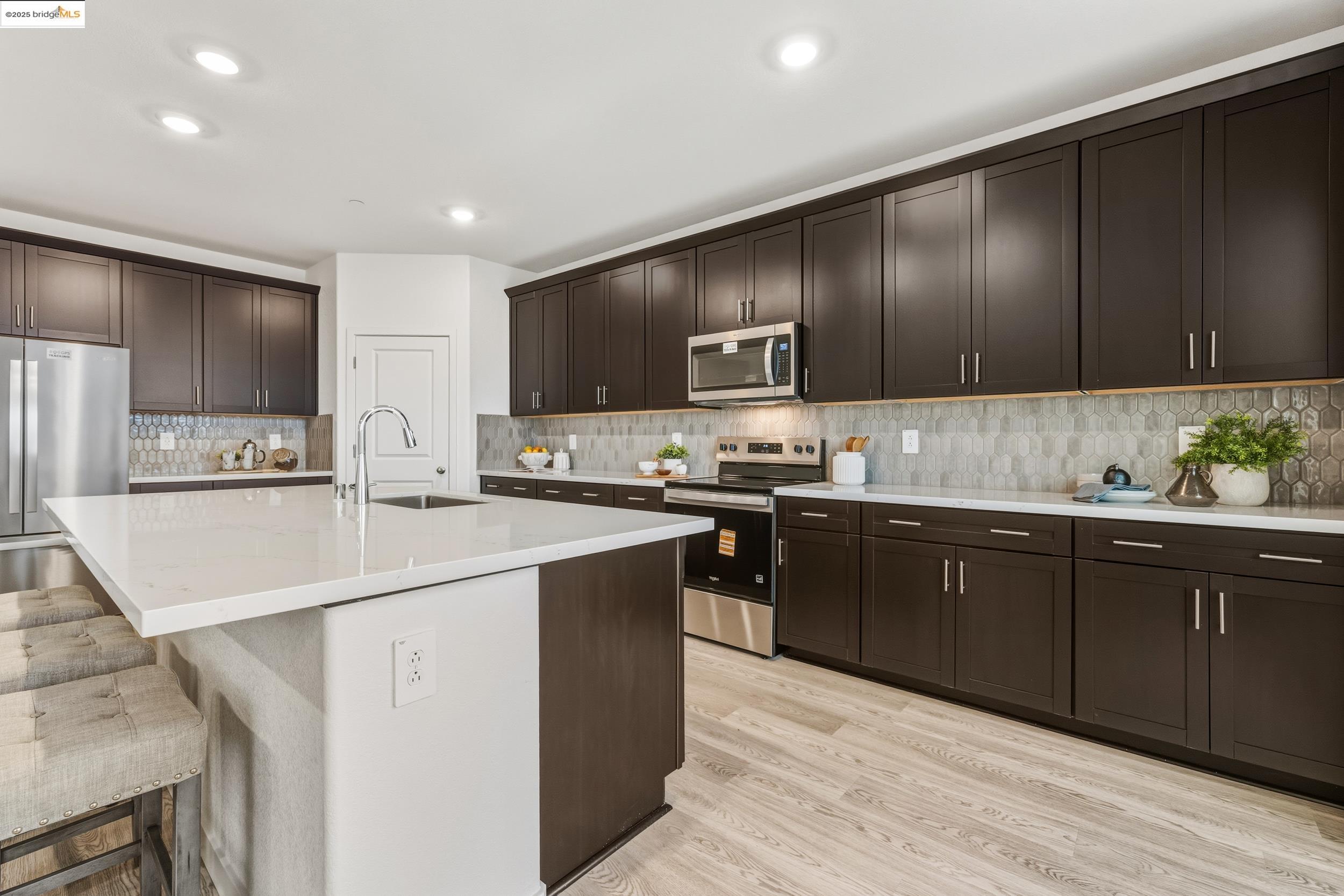 Detail Gallery Image 11 of 42 For 645 Channel Cir, Oakley,  CA 94561 - 4 Beds | 3 Baths