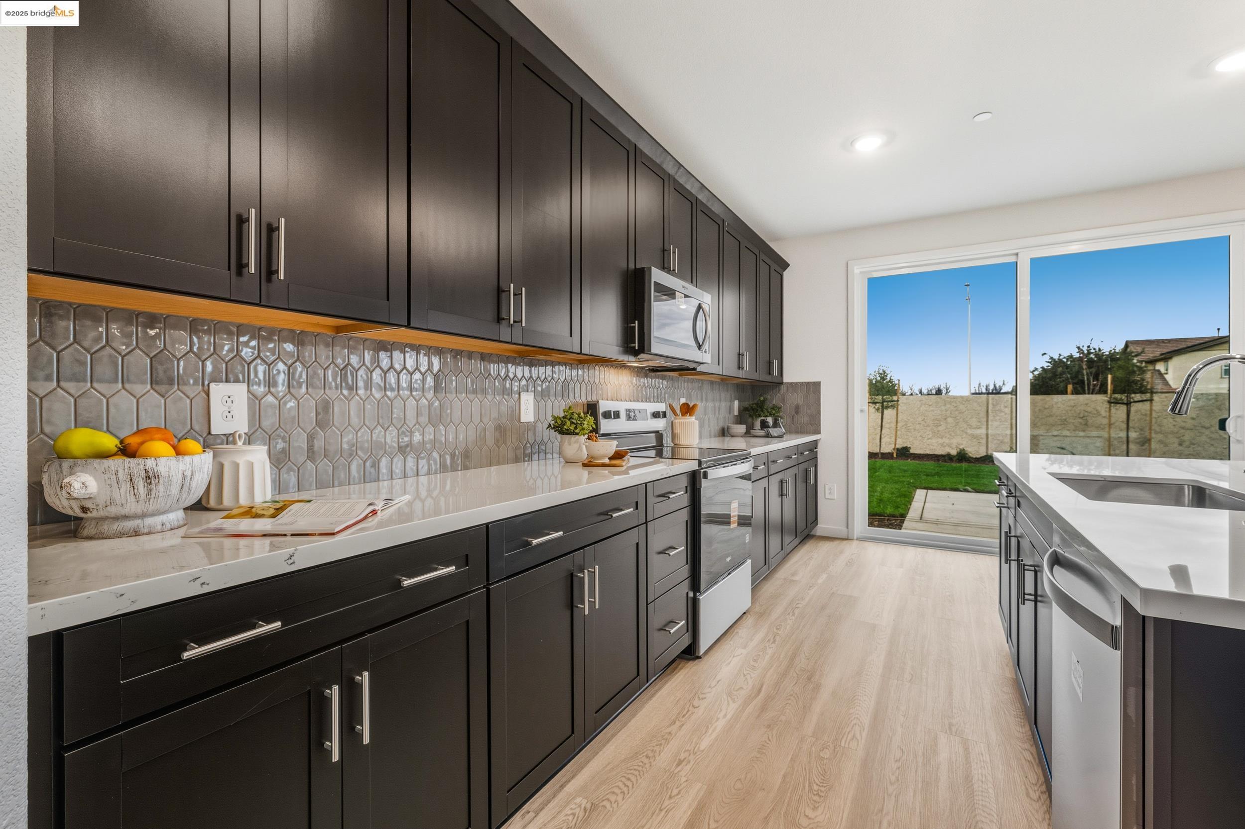 Detail Gallery Image 9 of 42 For 645 Channel Cir, Oakley,  CA 94561 - 4 Beds | 3 Baths