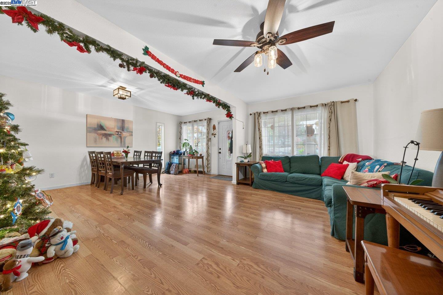 Detail Gallery Image 11 of 36 For 229 Lake Ave, Rodeo,  CA 94572 - 3 Beds | 2 Baths