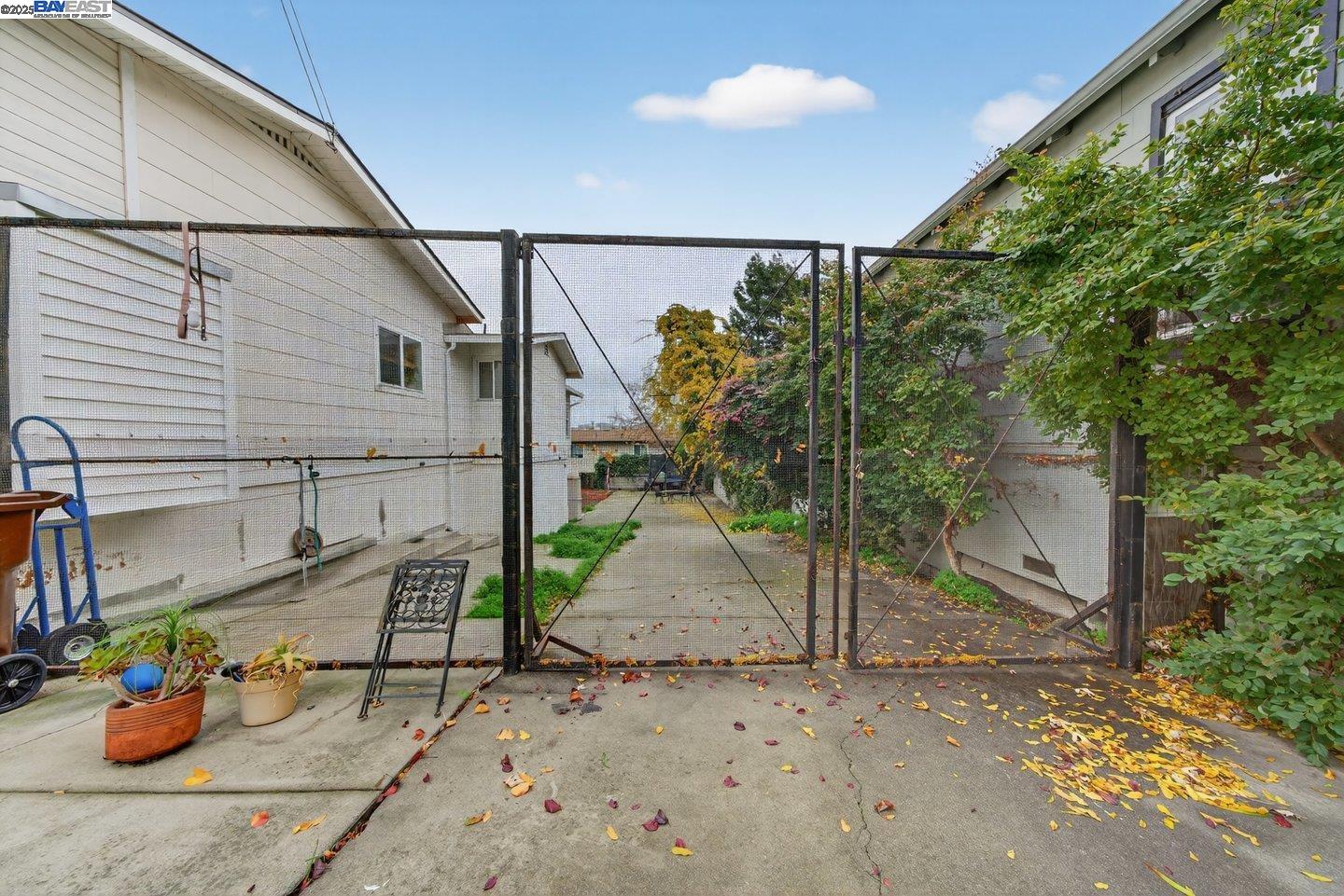 Detail Gallery Image 32 of 36 For 229 Lake Ave, Rodeo,  CA 94572 - 3 Beds | 2 Baths