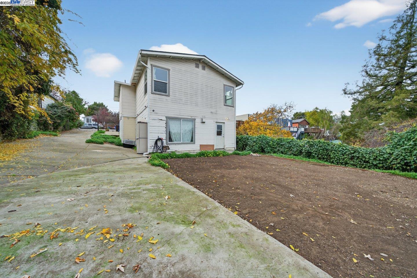 Detail Gallery Image 34 of 36 For 229 Lake Ave, Rodeo,  CA 94572 - 3 Beds | 2 Baths