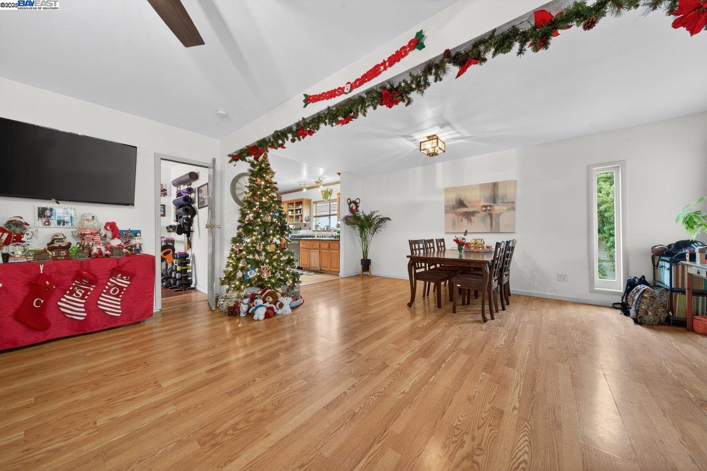 Detail Gallery Image 5 of 36 For 229 Lake Ave, Rodeo,  CA 94572 - 3 Beds | 2 Baths