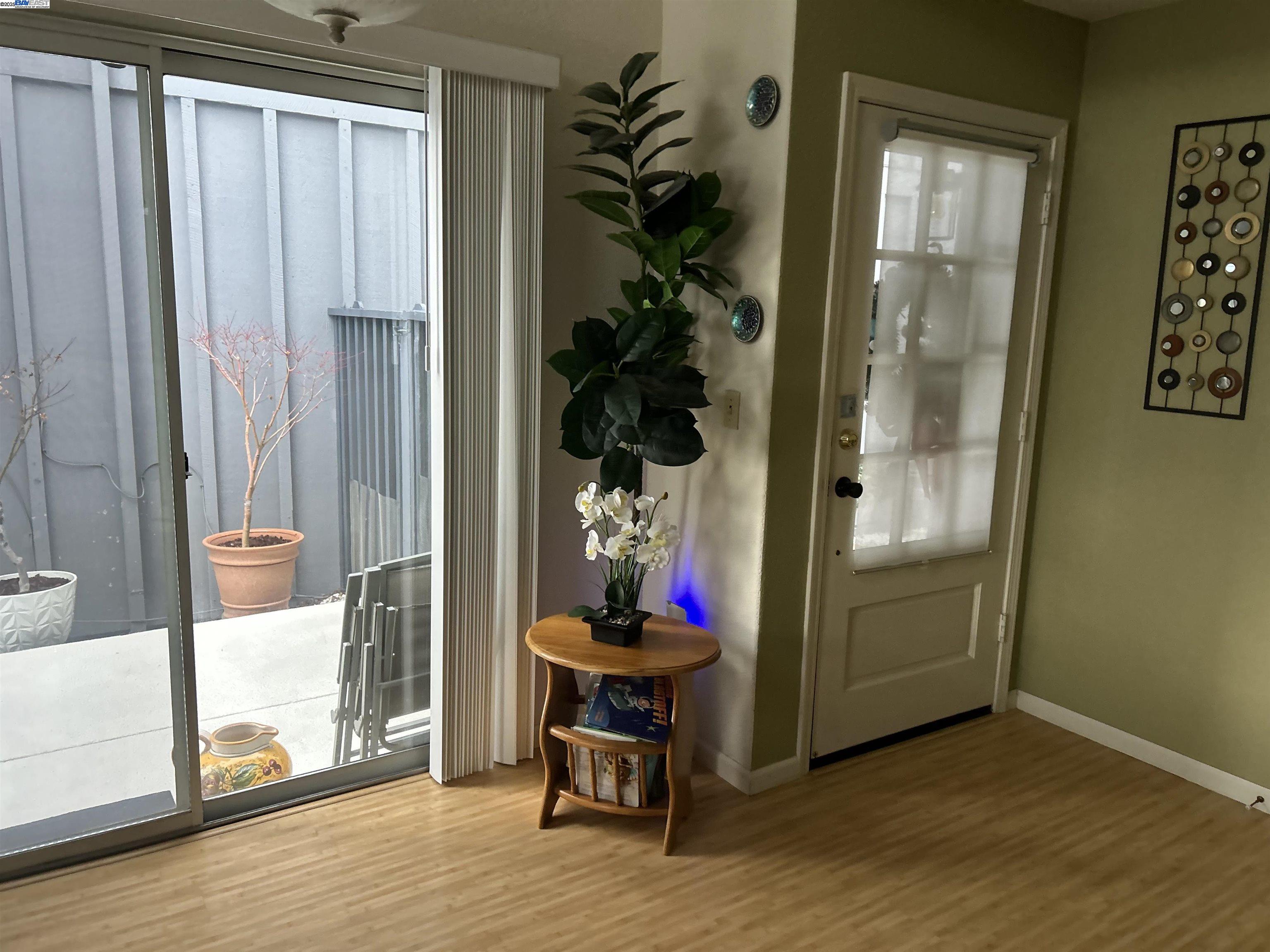 Detail Gallery Image 16 of 16 For 7 Cliff Walk, Vallejo,  CA 94591 - 3 Beds | 2/1 Baths