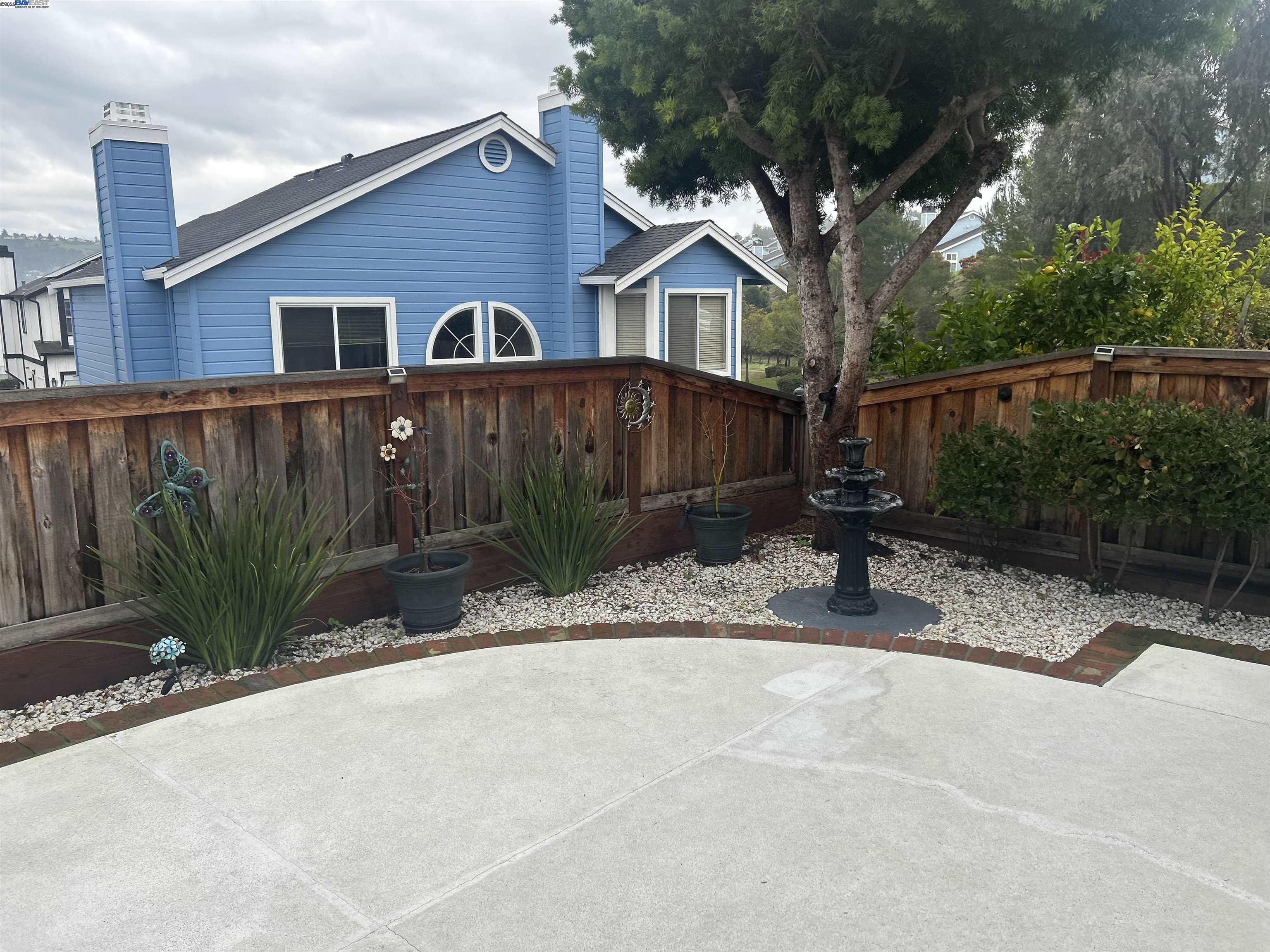 Detail Gallery Image 17 of 21 For 7 Cliff Walk, Vallejo,  CA 94591 - 3 Beds | 2/1 Baths