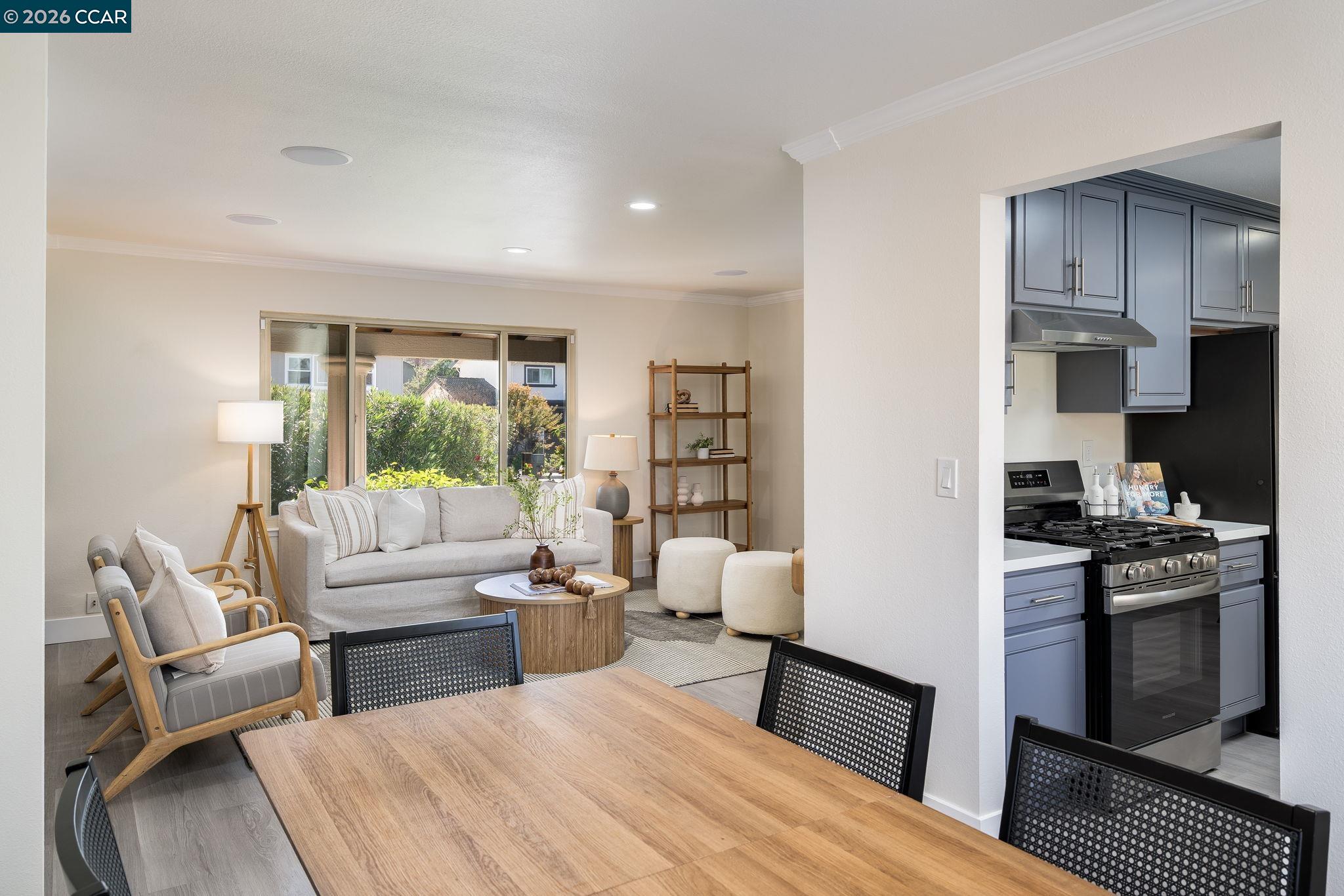 Detail Gallery Image 12 of 60 For 85 Park Oxford Pl, San Jose,  CA 95136 - 4 Beds | 3 Baths