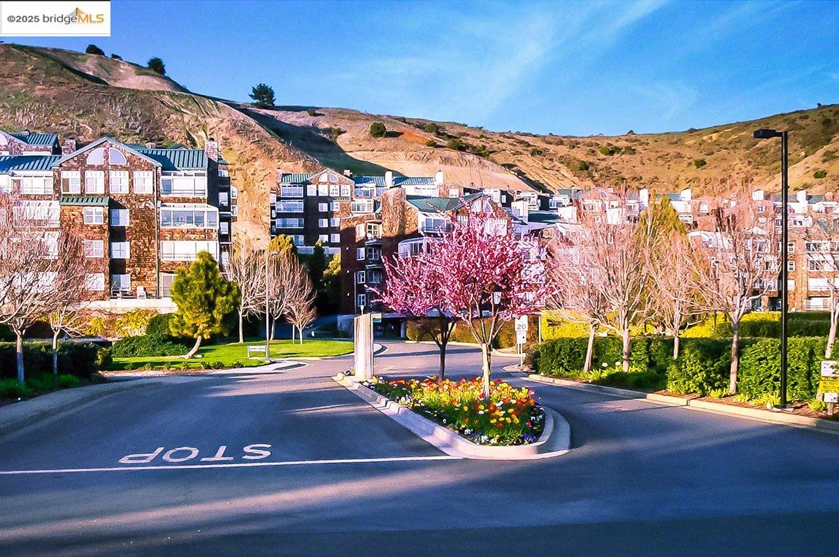 Detail Gallery Image 17 of 29 For 1300 Quarry Ct #303,  Richmond,  CA 94801 - 2 Beds | 2 Baths