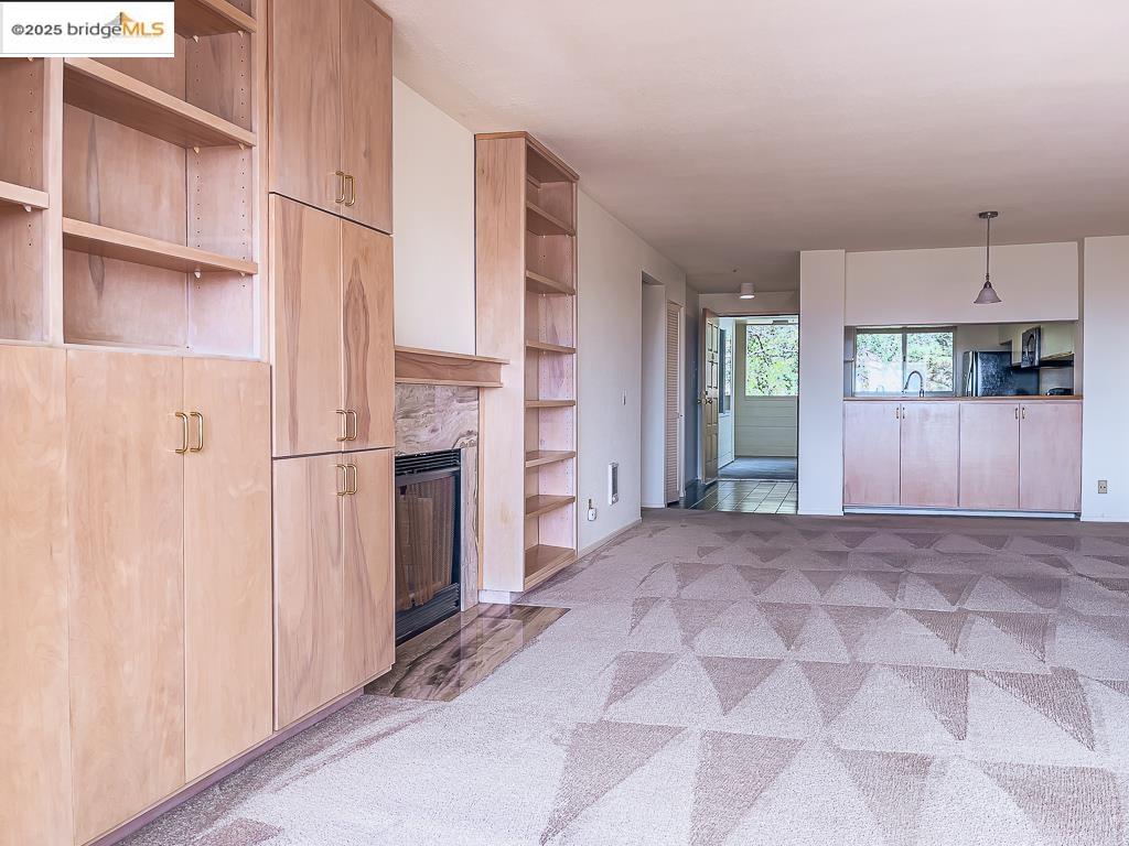 Detail Gallery Image 5 of 29 For 1300 Quarry Ct #303,  Richmond,  CA 94801 - 2 Beds | 2 Baths
