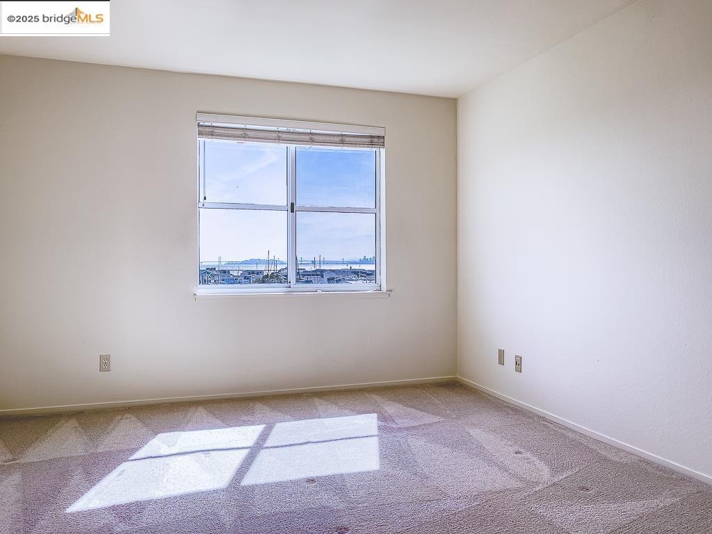 Detail Gallery Image 10 of 29 For 1300 Quarry Ct #303,  Richmond,  CA 94801 - 2 Beds | 2 Baths