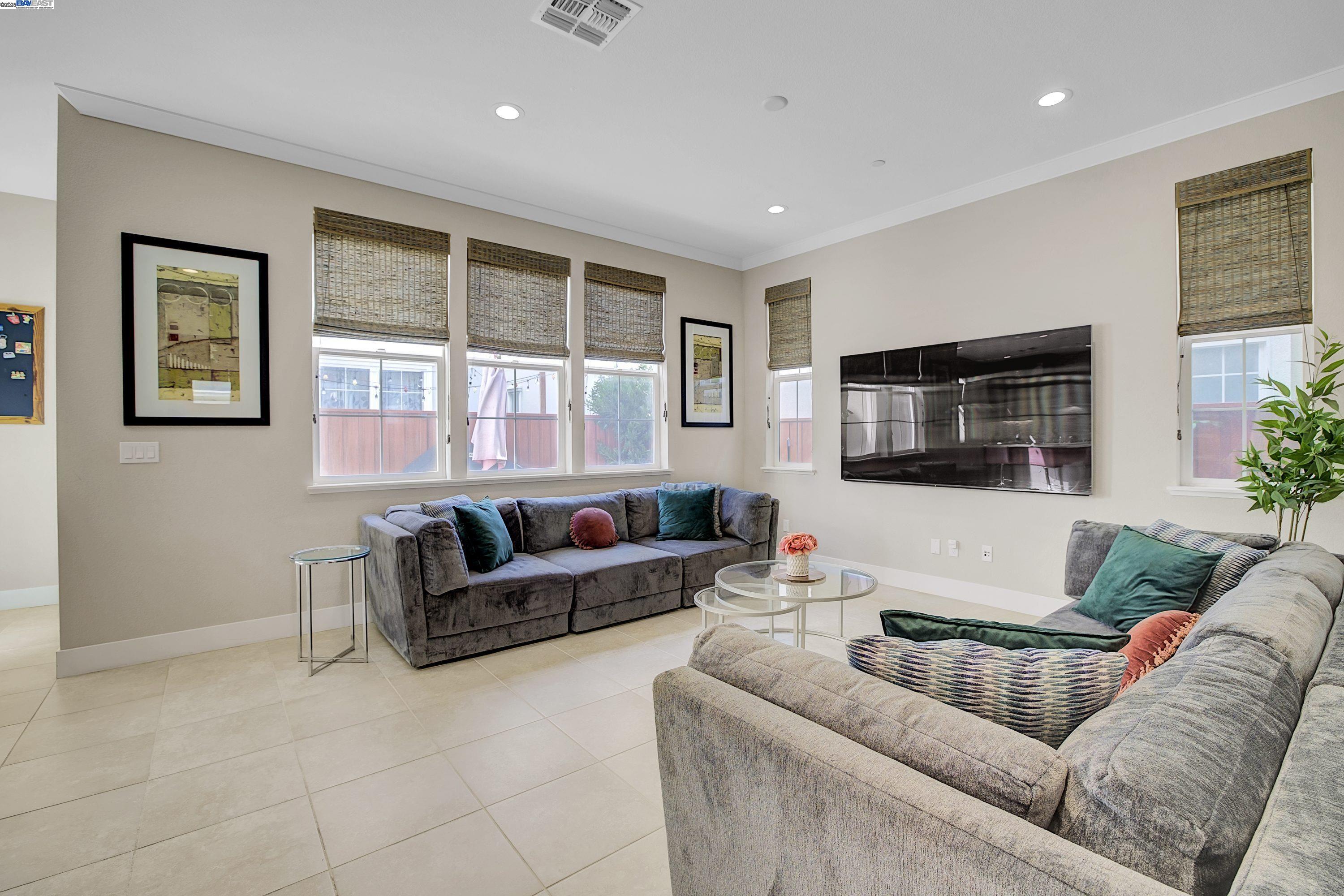 Detail Gallery Image 9 of 39 For 37515 Sea Bank St, Newark,  CA 94560 - 4 Beds | 3 Baths