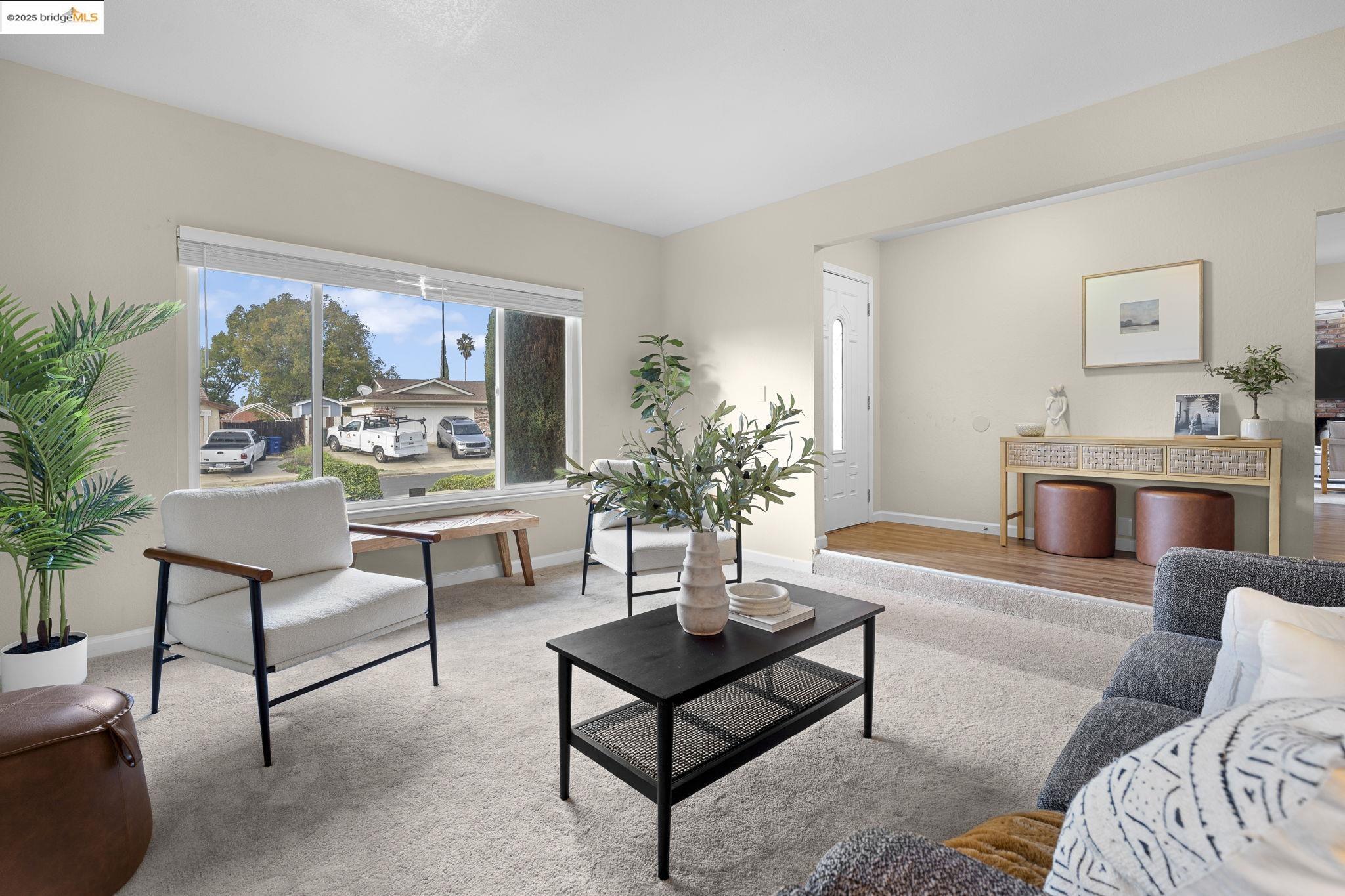 Detail Gallery Image 12 of 52 For 1909 Oakridge Ln, Pittsburg,  CA 94565 - 3 Beds | 2 Baths