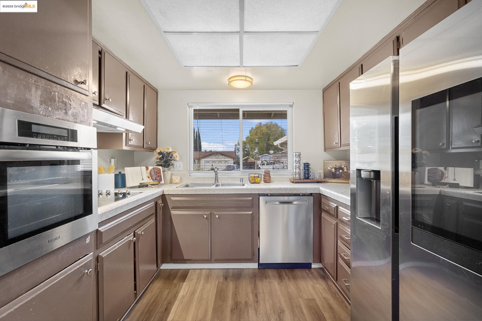 Detail Gallery Image 17 of 52 For 1909 Oakridge Ln, Pittsburg,  CA 94565 - 3 Beds | 2 Baths