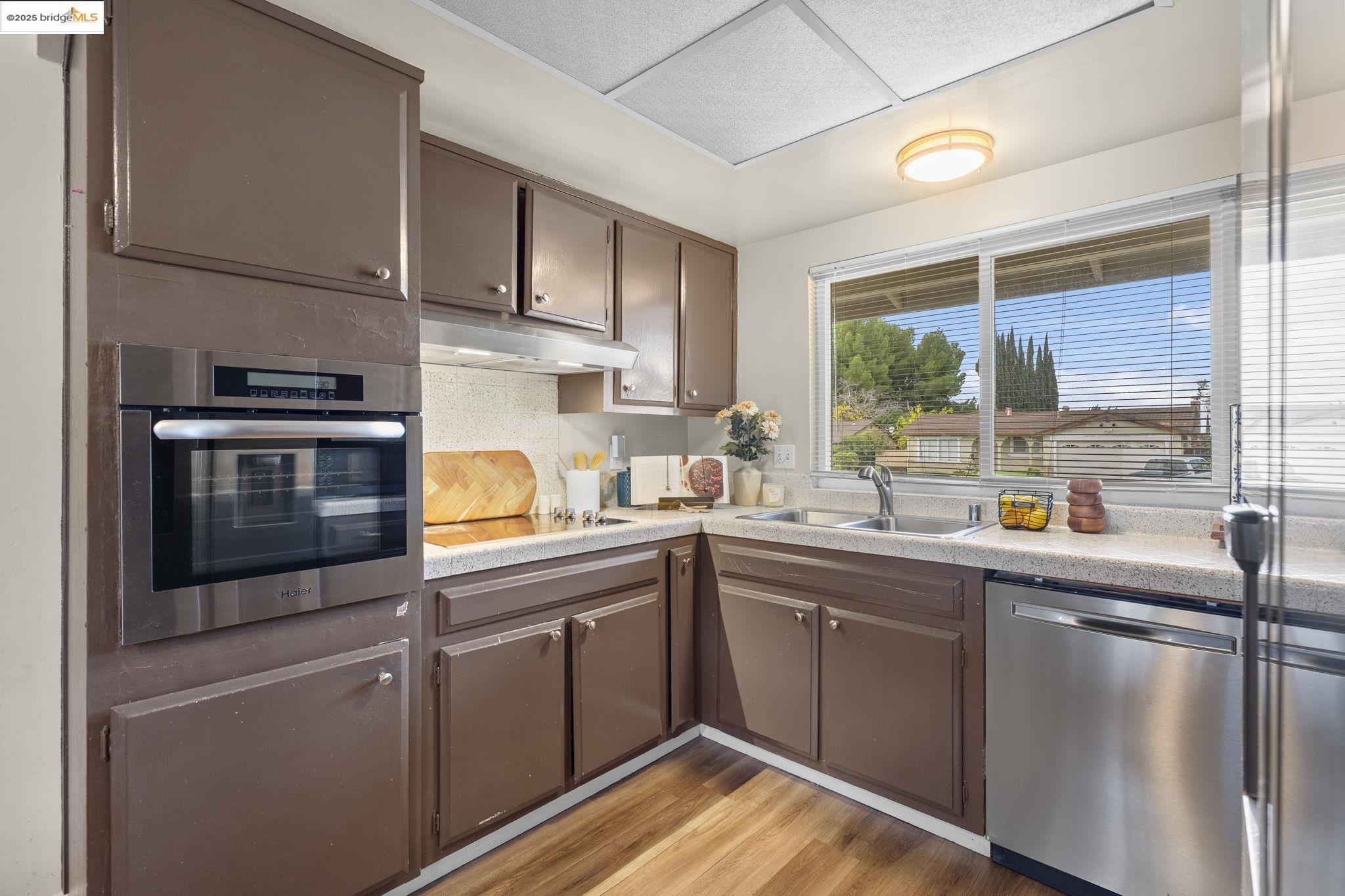 Detail Gallery Image 18 of 52 For 1909 Oakridge Ln, Pittsburg,  CA 94565 - 3 Beds | 2 Baths