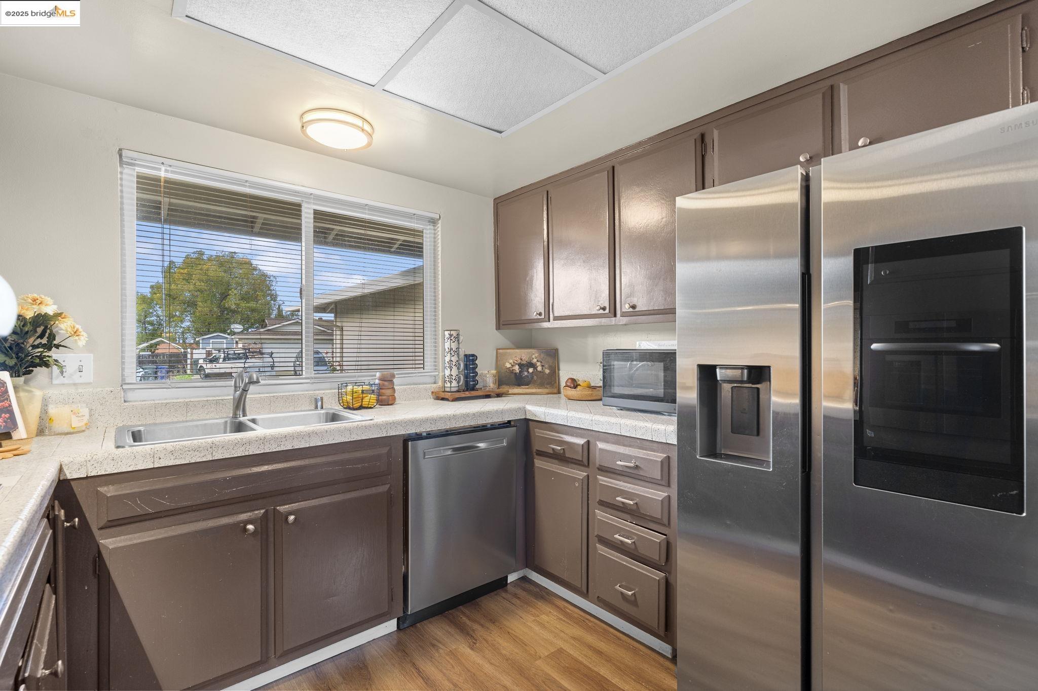 Detail Gallery Image 19 of 52 For 1909 Oakridge Ln, Pittsburg,  CA 94565 - 3 Beds | 2 Baths