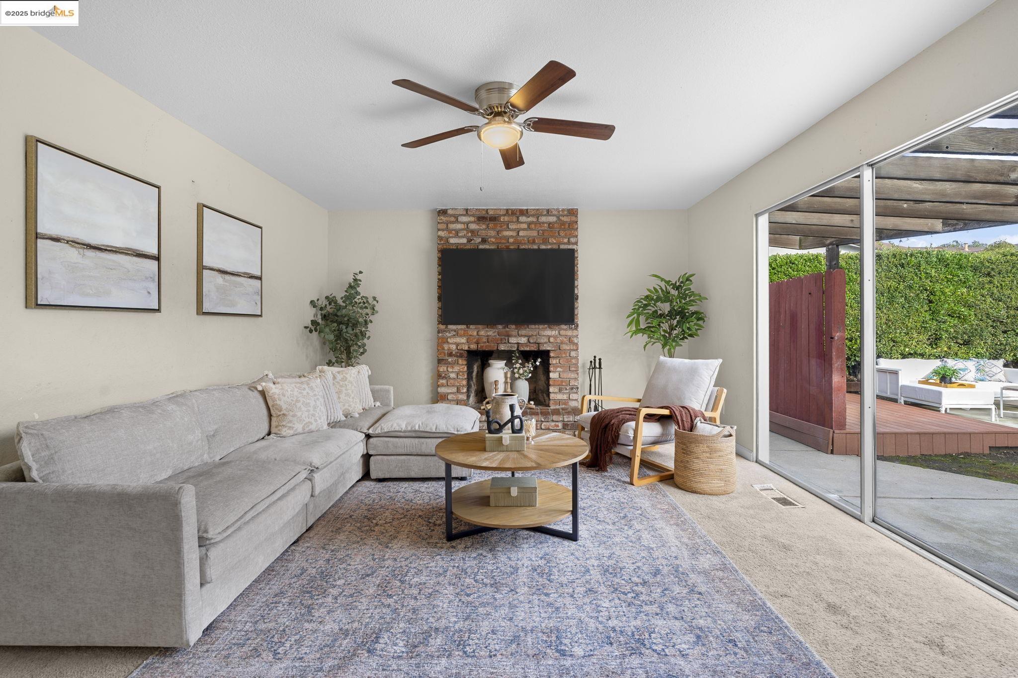 Detail Gallery Image 20 of 52 For 1909 Oakridge Ln, Pittsburg,  CA 94565 - 3 Beds | 2 Baths