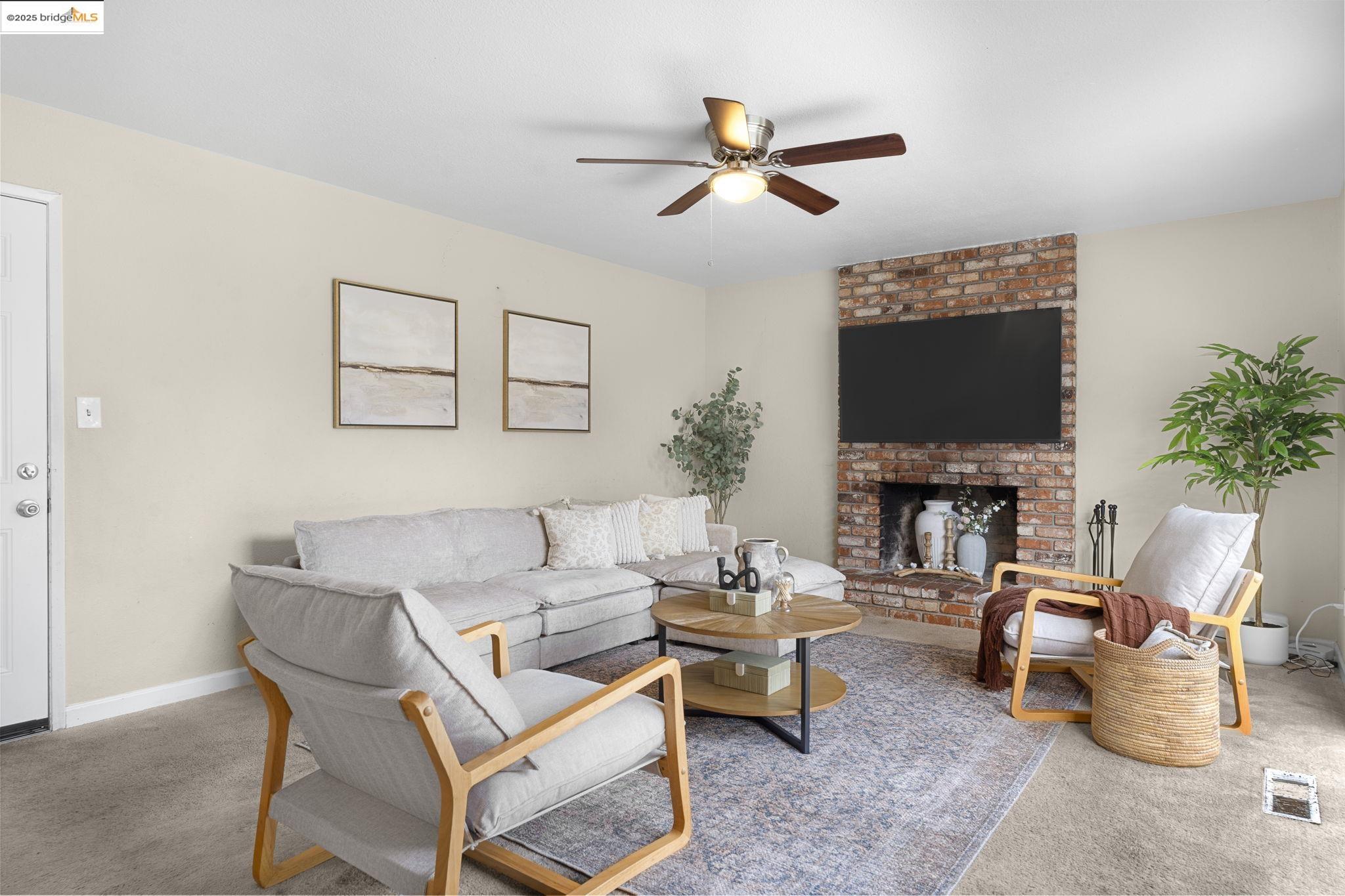 Detail Gallery Image 21 of 52 For 1909 Oakridge Ln, Pittsburg,  CA 94565 - 3 Beds | 2 Baths