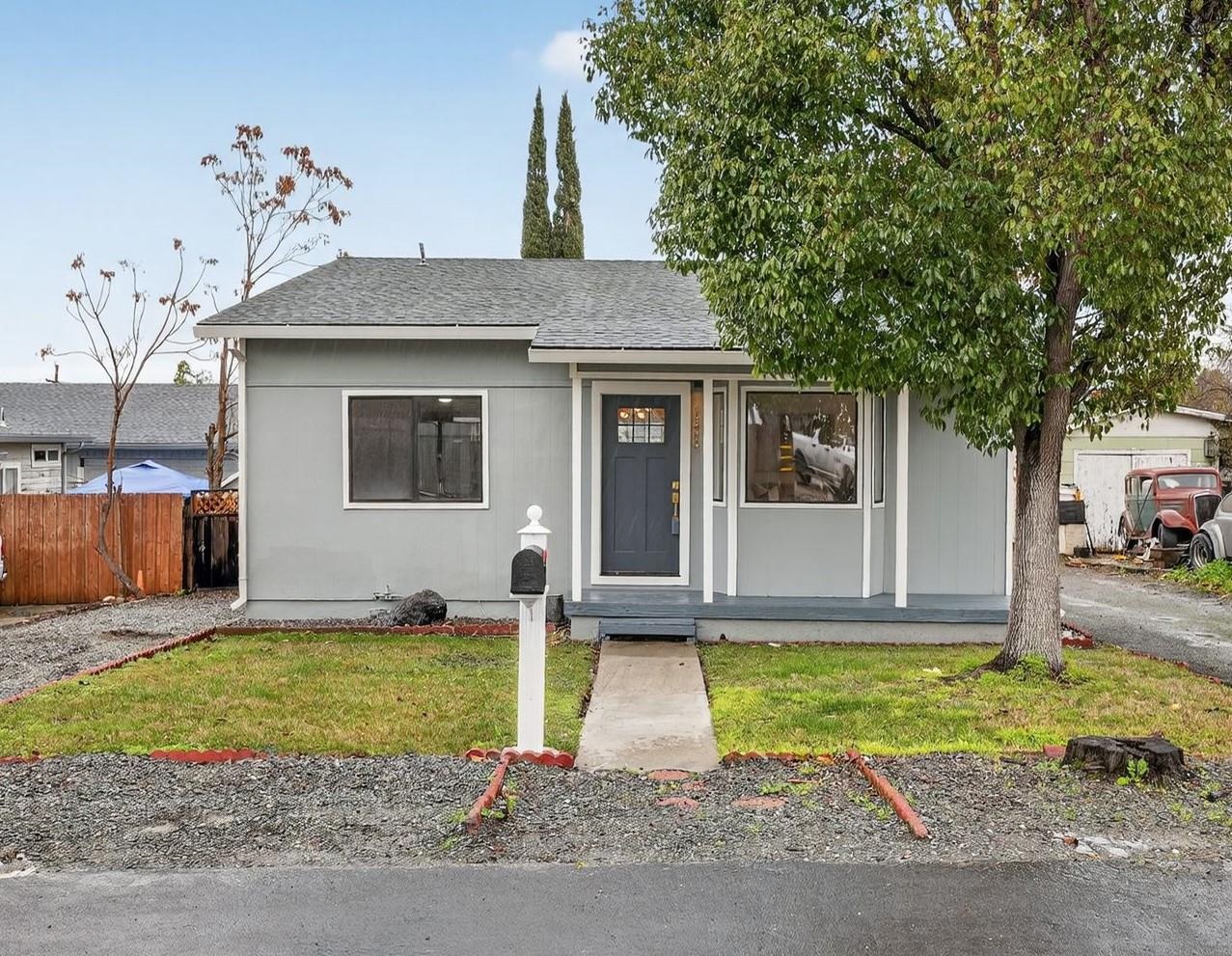 Detail Gallery Image 3 of 27 For 1340 Delacy Avenue, Martinez,  CA 94553 - 2 Beds | 1 Baths