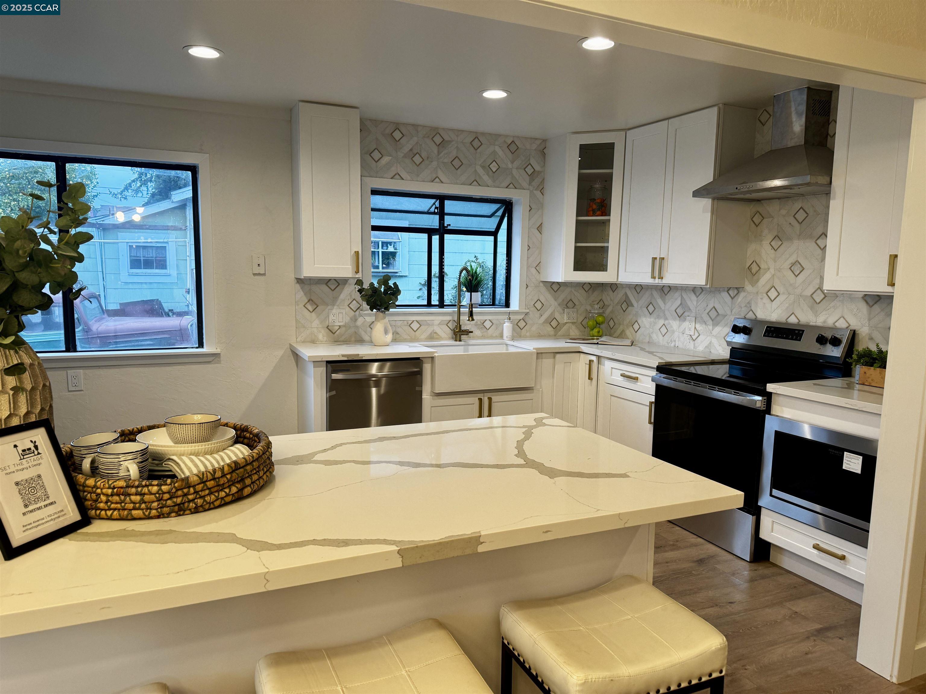 Detail Gallery Image 5 of 17 For 1340 Delacy Avenue, Martinez,  CA 94553 - 2 Beds | 1 Baths