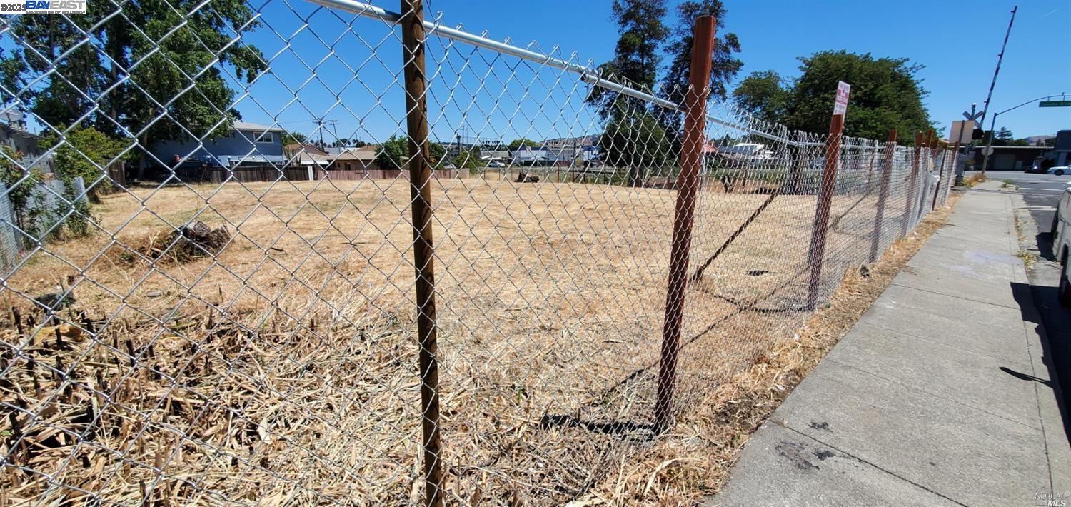 Detail Gallery Image 5 of 5 For 240 Mississippi, Vallejo,  CA 94590 - – Beds | – Baths