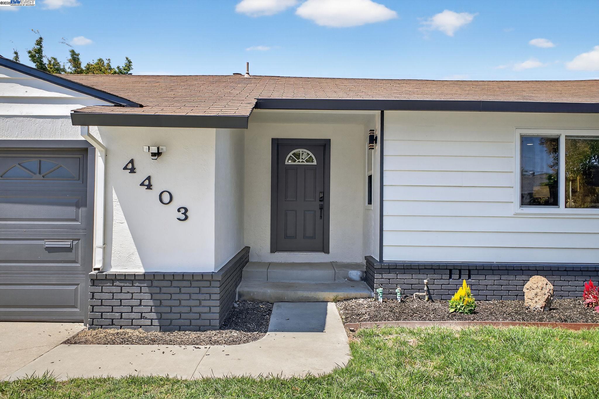 Detail Gallery Image 2 of 60 For 4403 Burke Way, Fremont,  CA 94536 - 3 Beds | 2 Baths