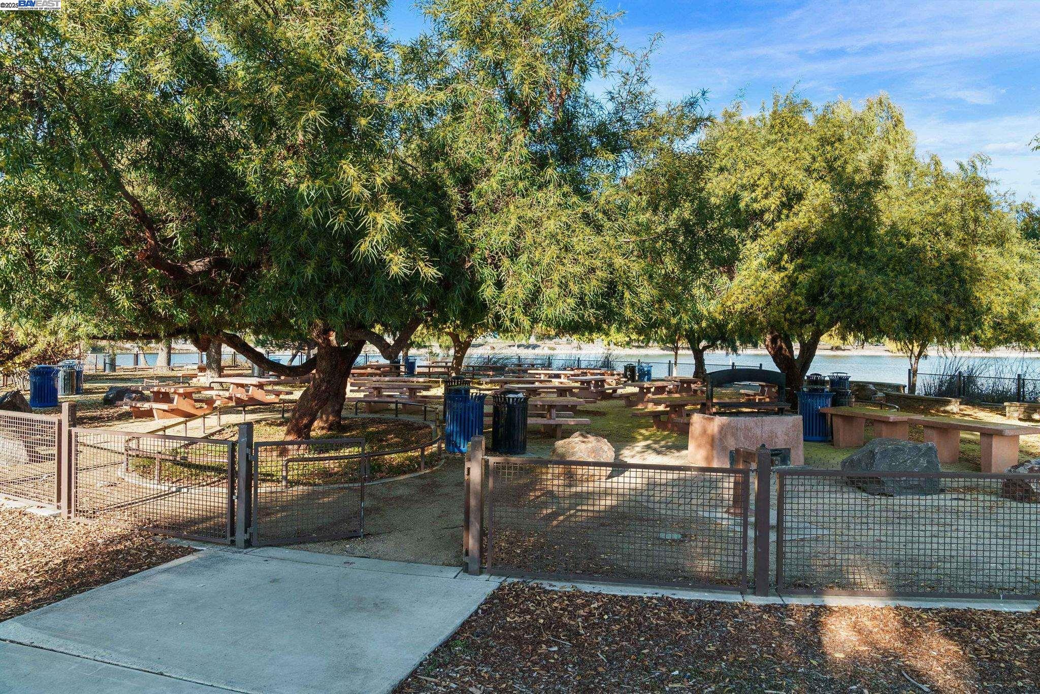 Detail Gallery Image 43 of 60 For 4403 Burke Way, Fremont,  CA 94536 - 3 Beds | 2 Baths