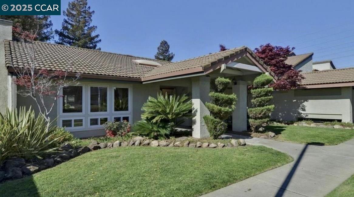 Photo #1: 41119618 Listing: Photo #1