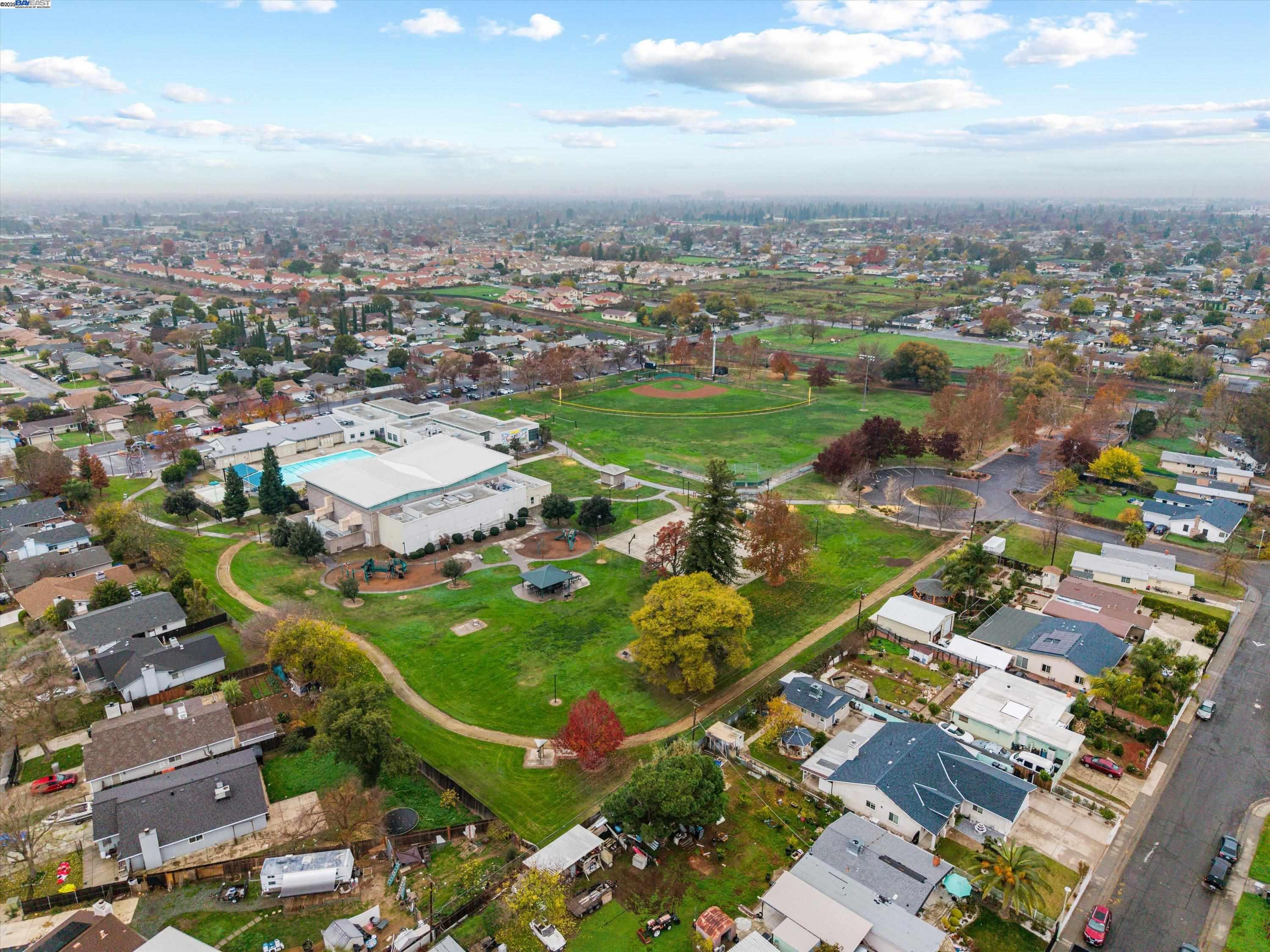 Detail Gallery Image 32 of 35 For 7941 Andora Way, Sacramento,  CA 95824 - 4 Beds | 1 Baths
