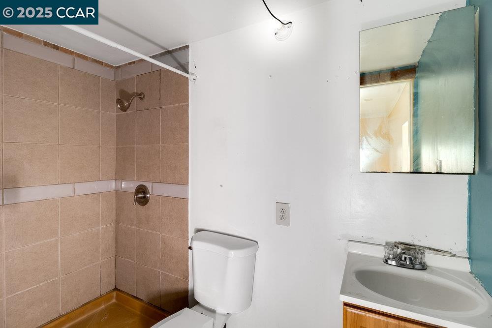 Detail Gallery Image 17 of 23 For 840 7th St, Richmond,  CA 94801 - 2 Beds | 1/1 Baths