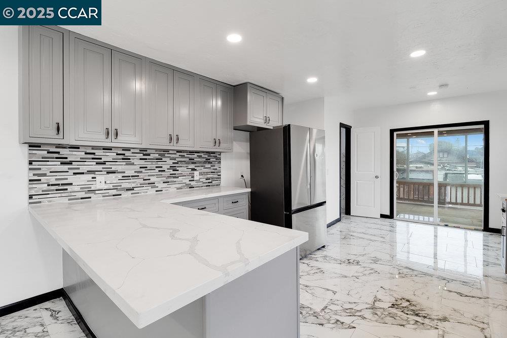 Detail Gallery Image 6 of 23 For 840 7th St, Richmond,  CA 94801 - 2 Beds | 1/1 Baths