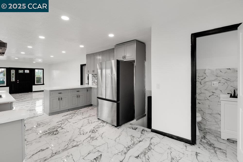 Detail Gallery Image 7 of 23 For 840 7th St, Richmond,  CA 94801 - 2 Beds | 1/1 Baths