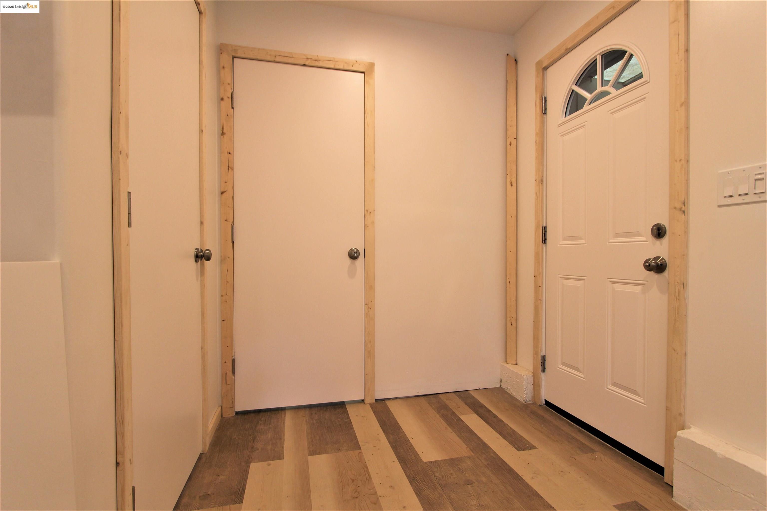 Detail Gallery Image 5 of 12 For 7909 Winthrope St, Oakland,  CA 94605 - 1 Beds | 1 Baths