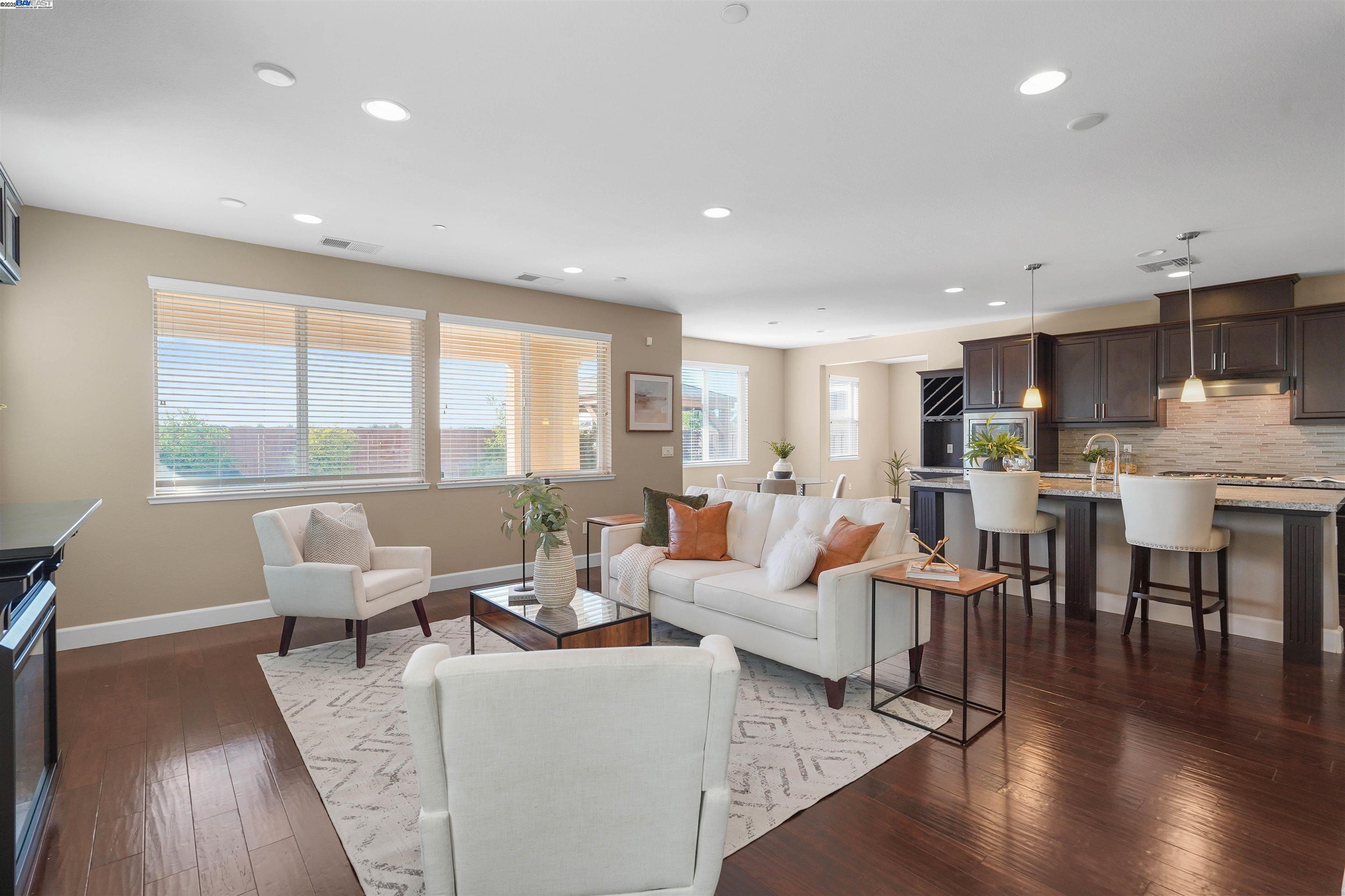 Detail Gallery Image 11 of 53 For 2417 Stalsburg Dr, Tracy,  CA 95376 - 4 Beds | 3 Baths