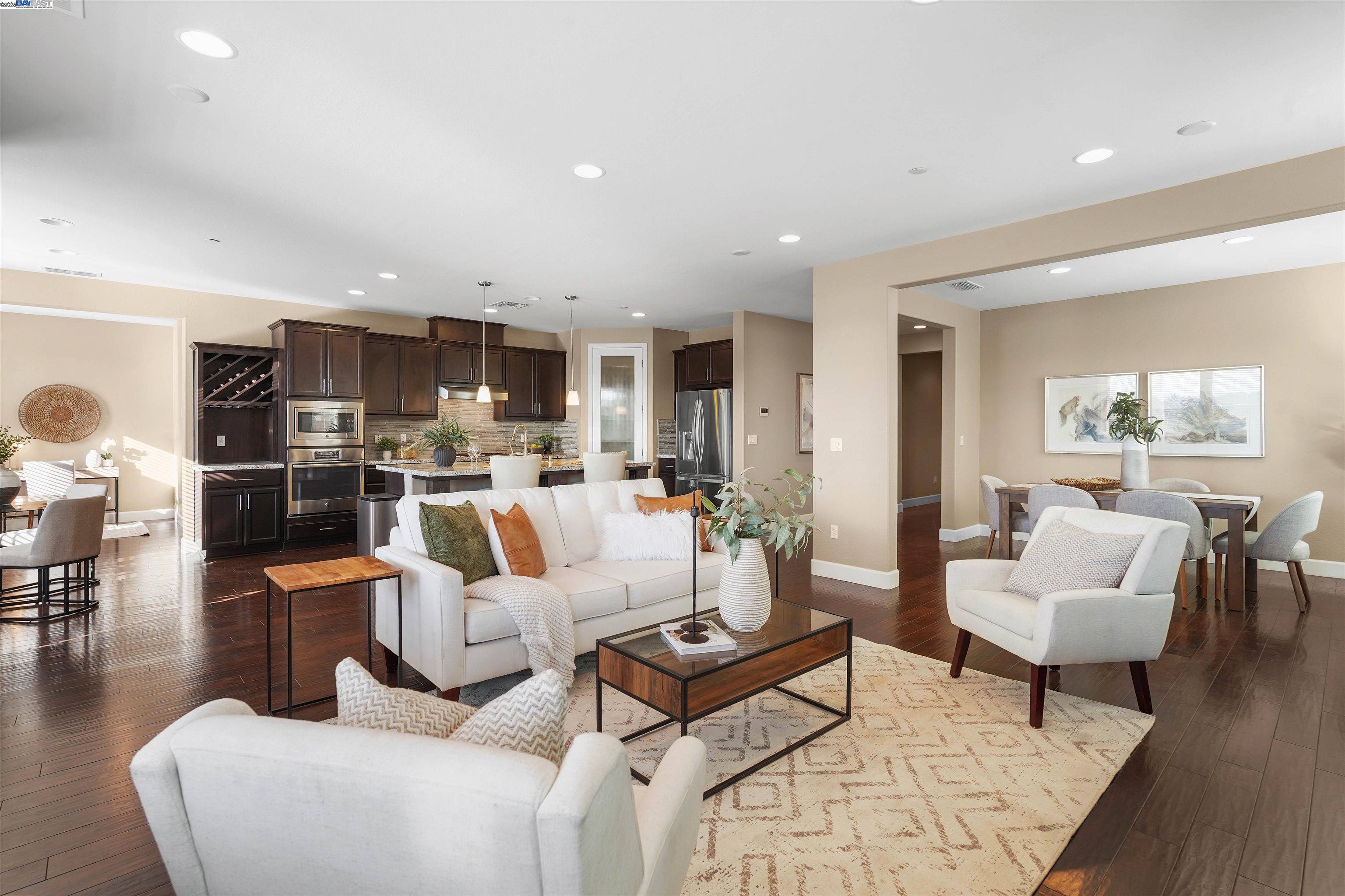 Detail Gallery Image 14 of 53 For 2417 Stalsburg Dr, Tracy,  CA 95376 - 4 Beds | 3 Baths