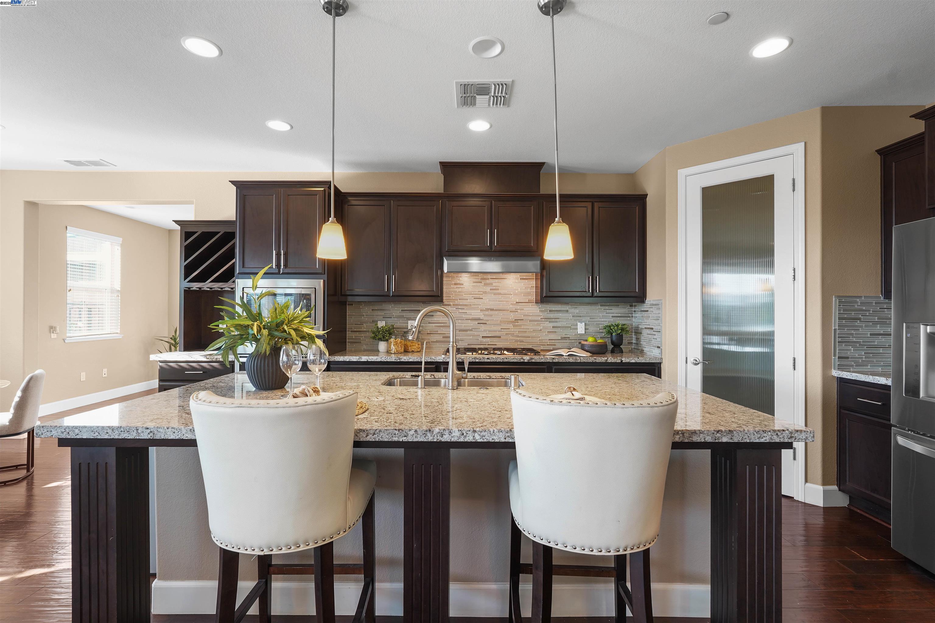 Detail Gallery Image 4 of 53 For 2417 Stalsburg Dr, Tracy,  CA 95376 - 4 Beds | 3 Baths