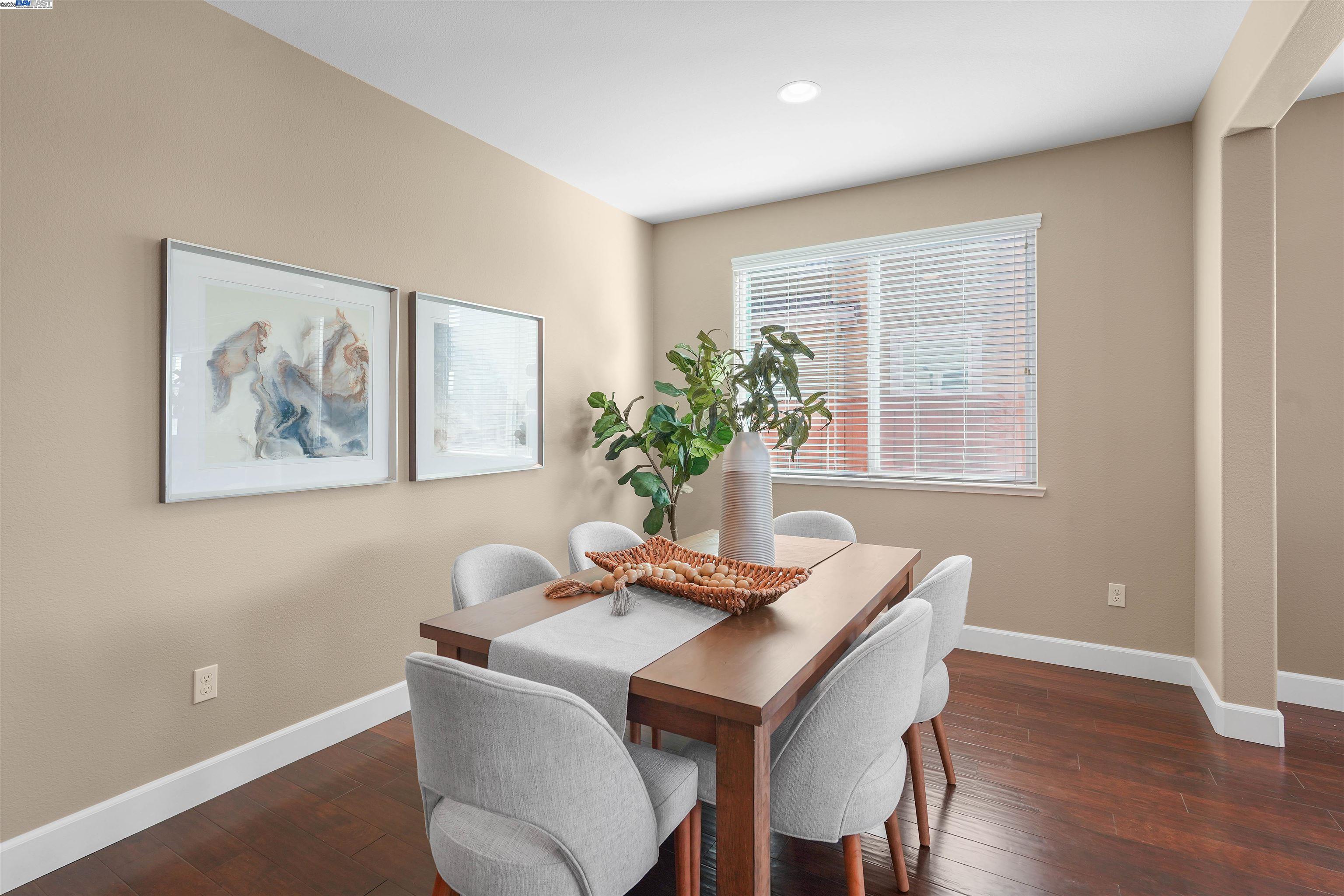 Detail Gallery Image 10 of 53 For 2417 Stalsburg Dr, Tracy,  CA 95376 - 4 Beds | 3 Baths