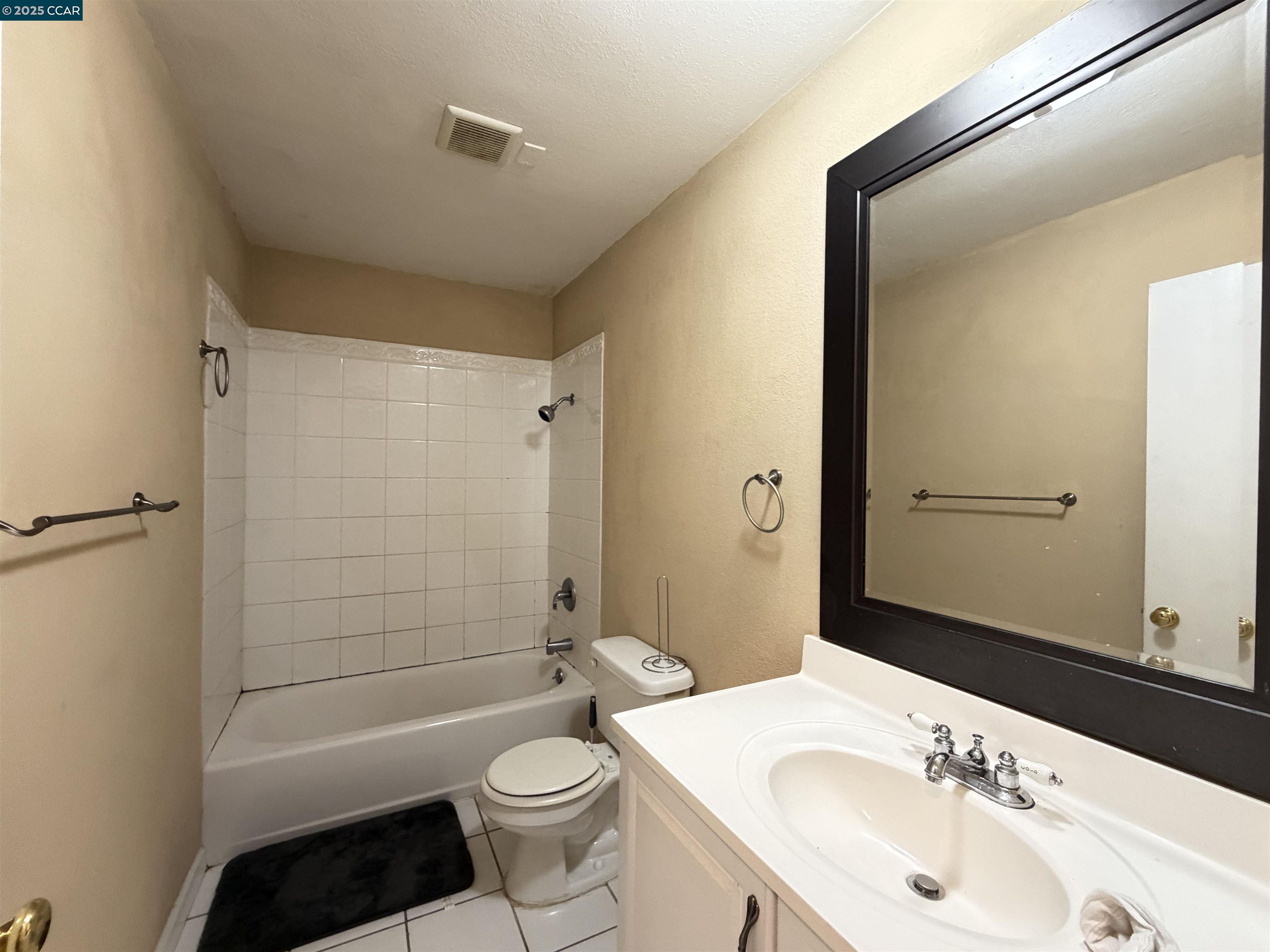 Detail Gallery Image 14 of 33 For 1133 Meadow Ln #53,  Concord,  CA 94520 - 1 Beds | 1 Baths