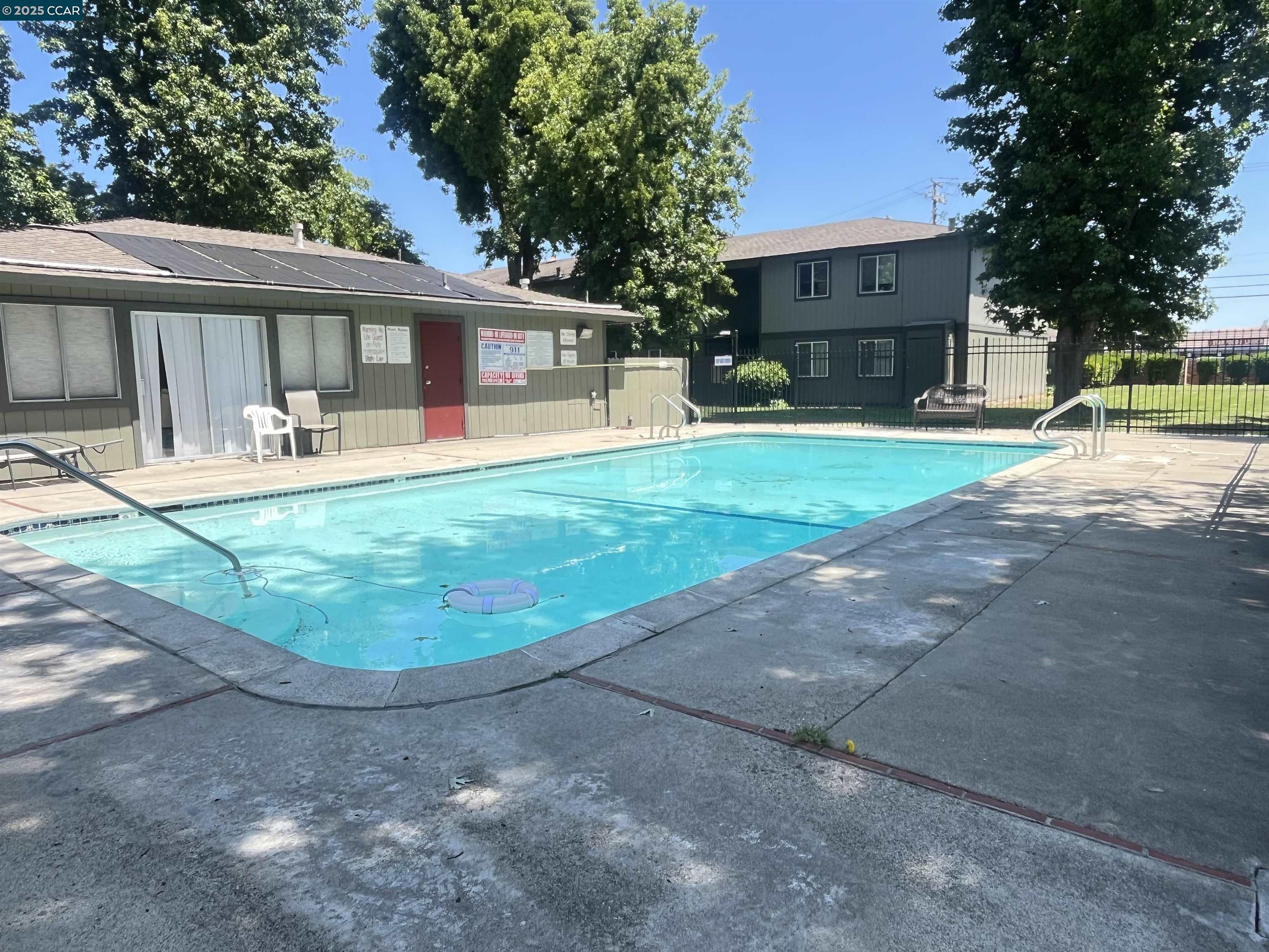 Detail Gallery Image 19 of 33 For 1133 Meadow Ln #53,  Concord,  CA 94520 - 1 Beds | 1 Baths