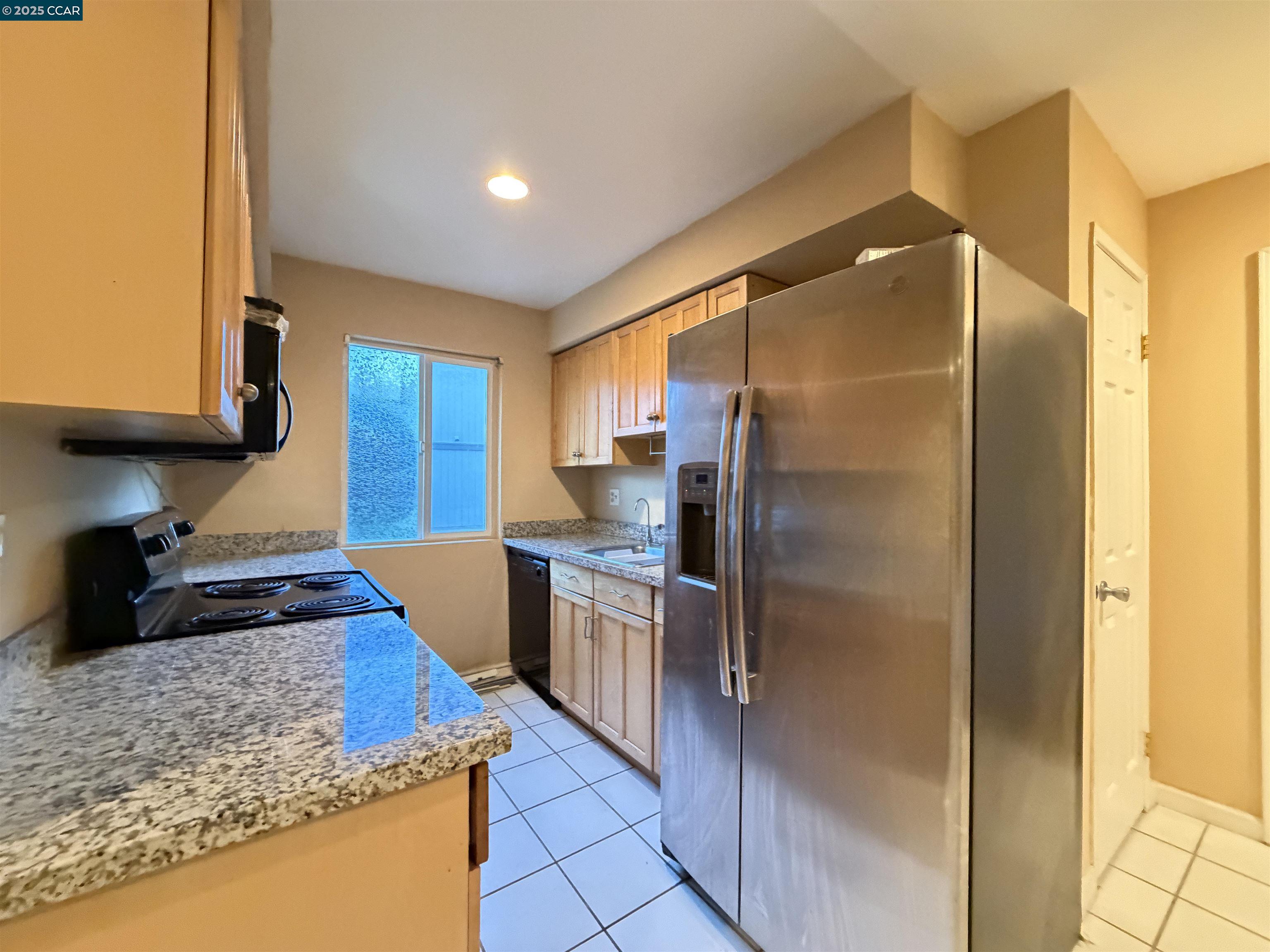 Detail Gallery Image 8 of 33 For 1133 Meadow Ln #53,  Concord,  CA 94520 - 1 Beds | 1 Baths