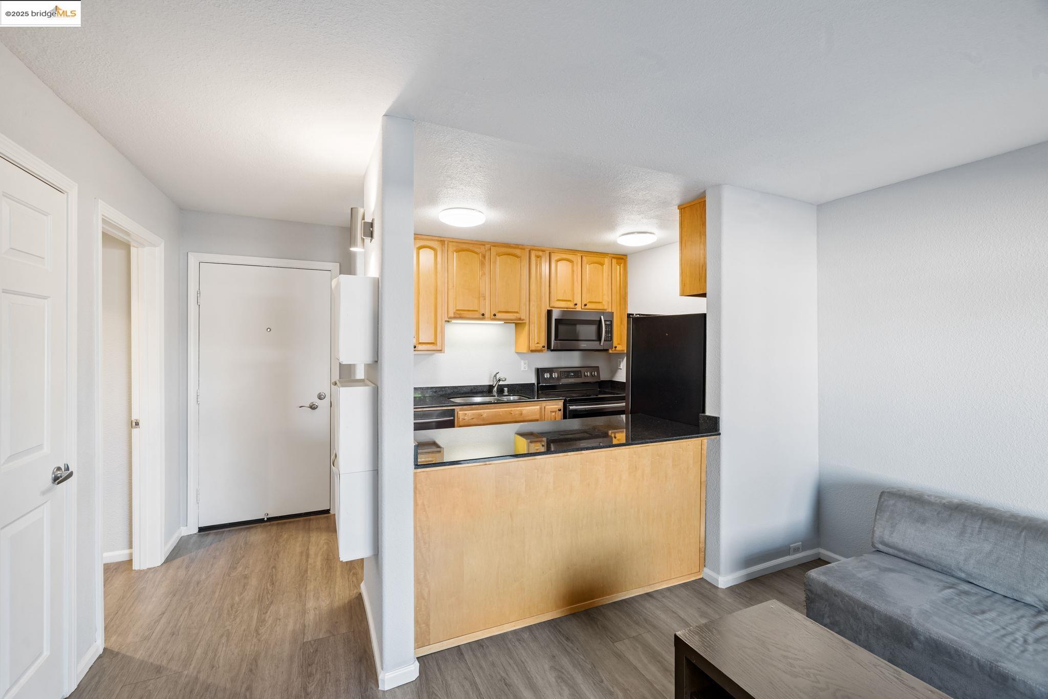 Photo #8: 41119649 Listing: Photo #8