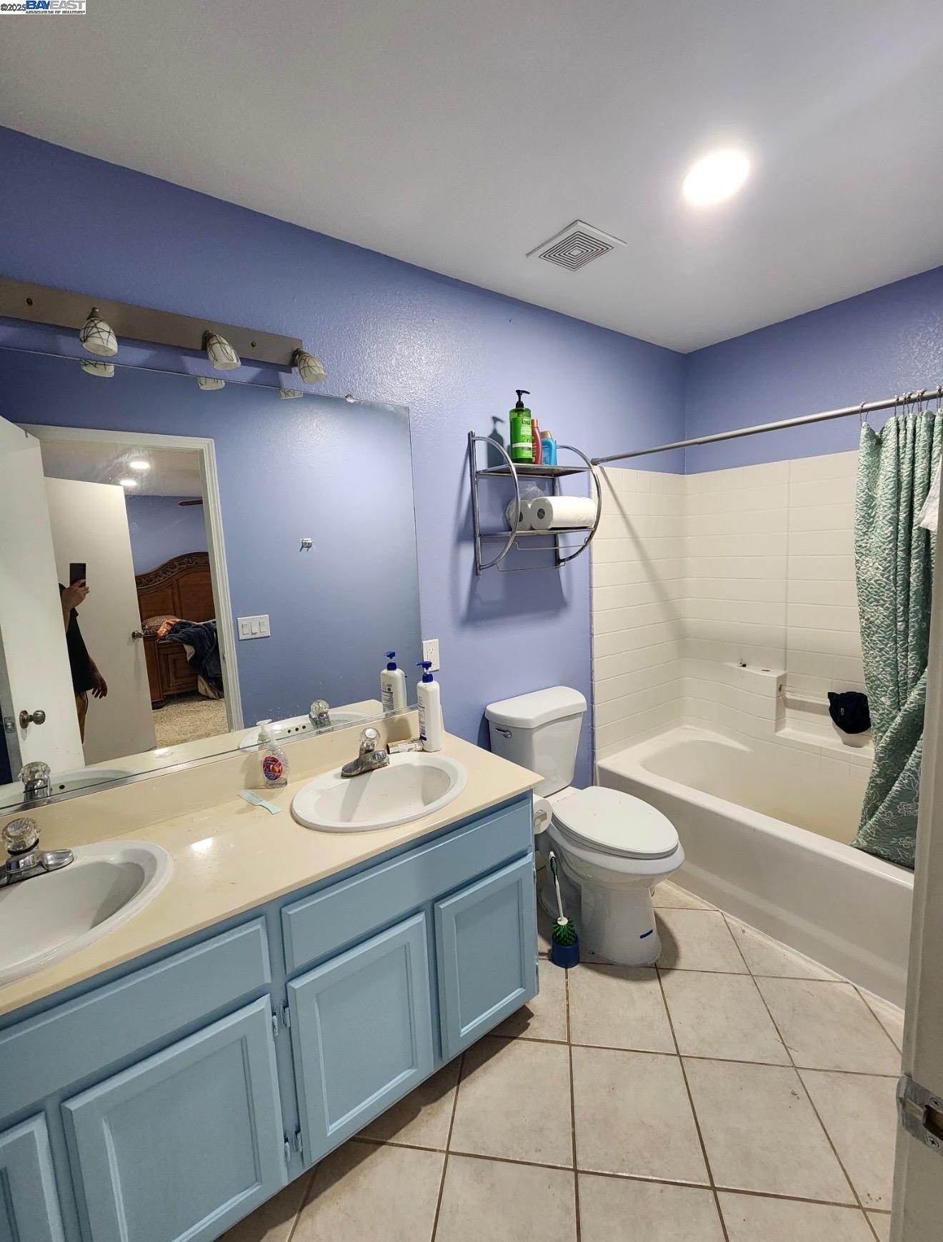 Detail Gallery Image 4 of 5 For 1547 Parkside Ct, Tracy,  CA 95376 - 4 Beds | 3 Baths