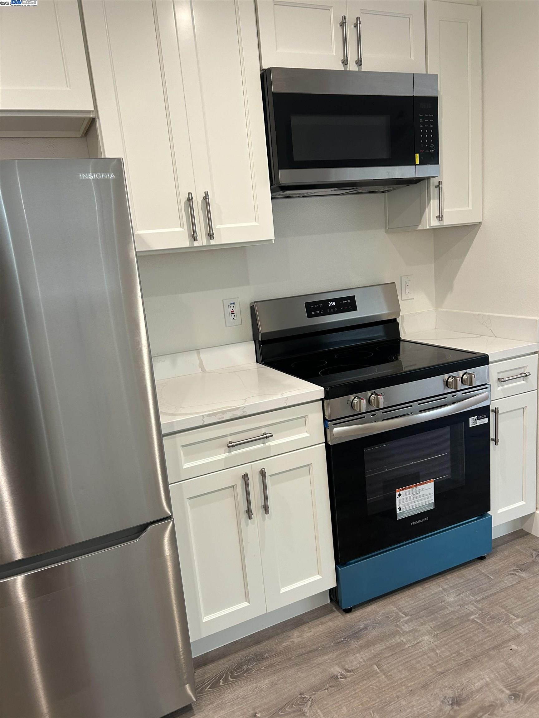 Detail Gallery Image 3 of 8 For 7808 Weld St, Oakland,  CA 94621 - 3 Beds | 1 Baths