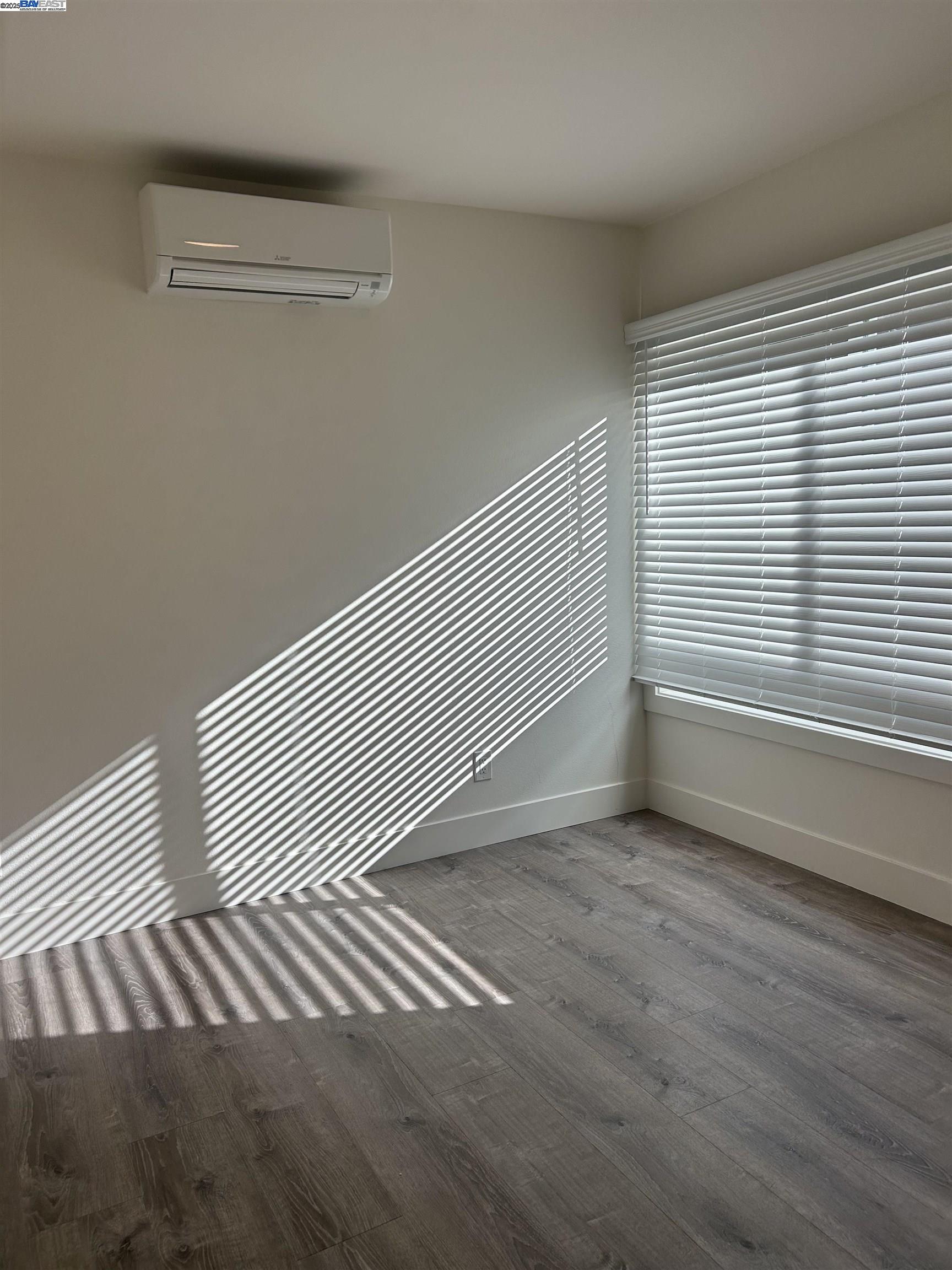 Detail Gallery Image 8 of 8 For 7808 Weld St, Oakland,  CA 94621 - 3 Beds | 1 Baths