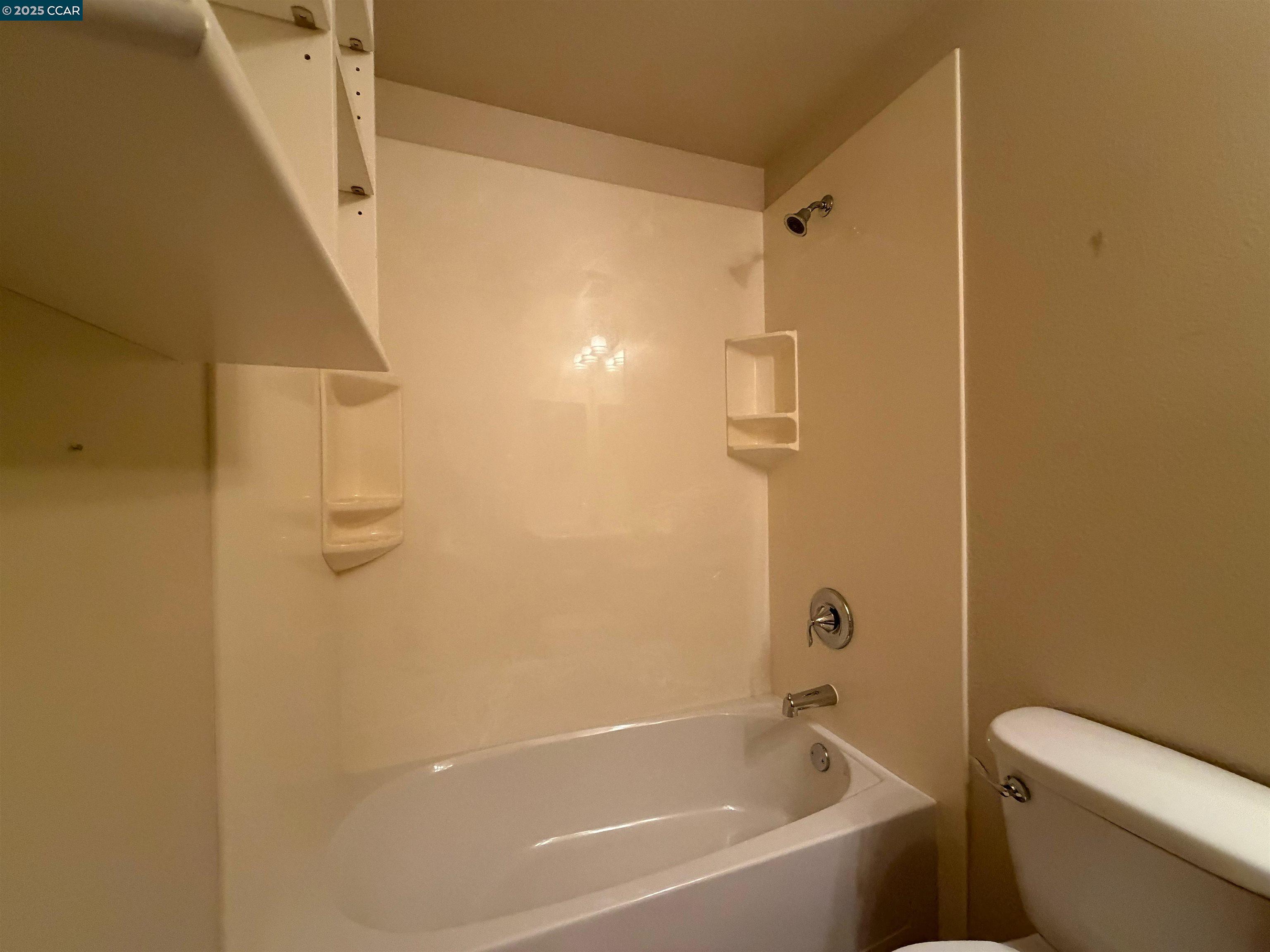 Photo #12: 41119660 Listing: Photo #12